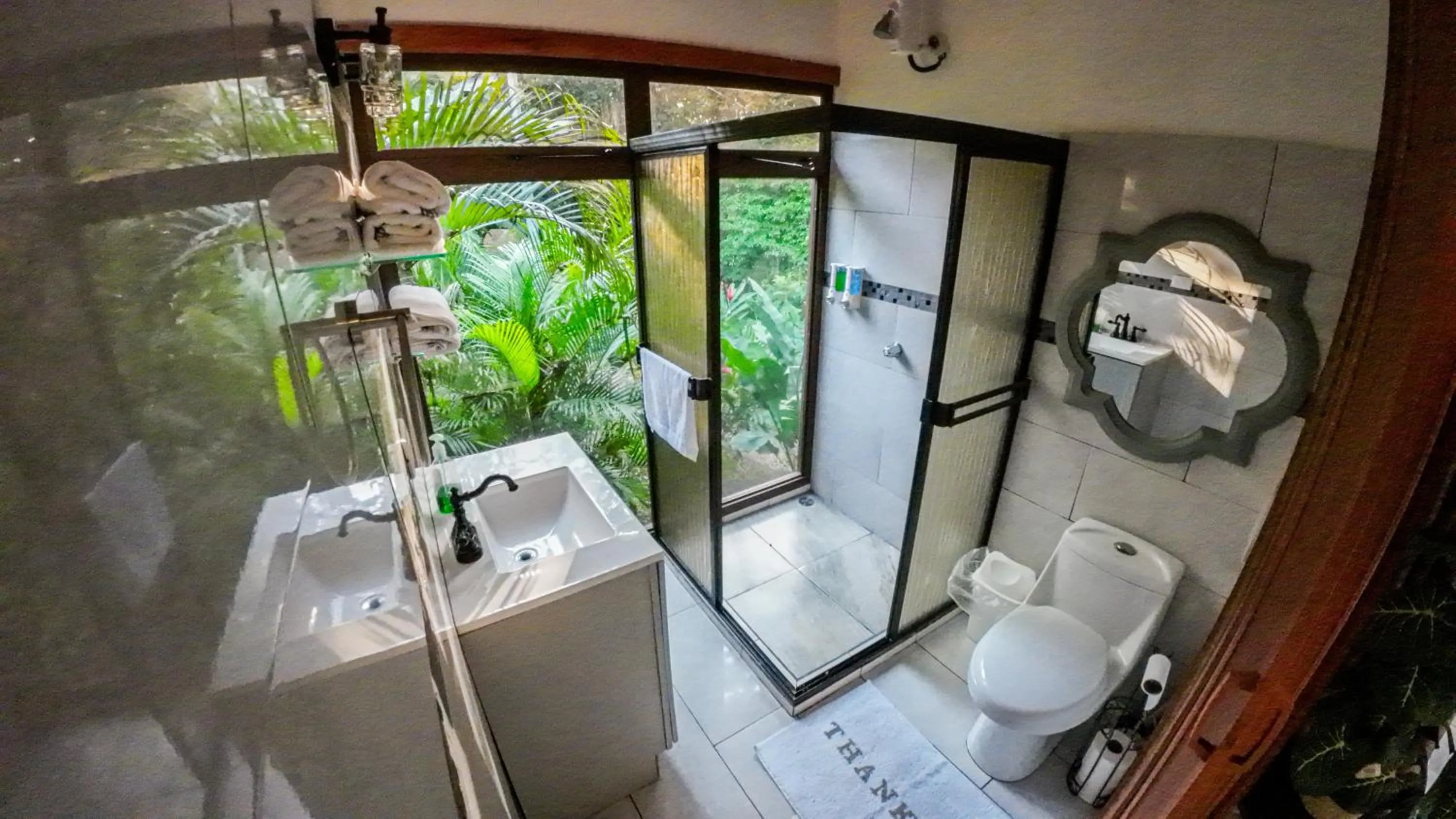 Shower in Bungalows Las Iguanas Arenal Volcano
