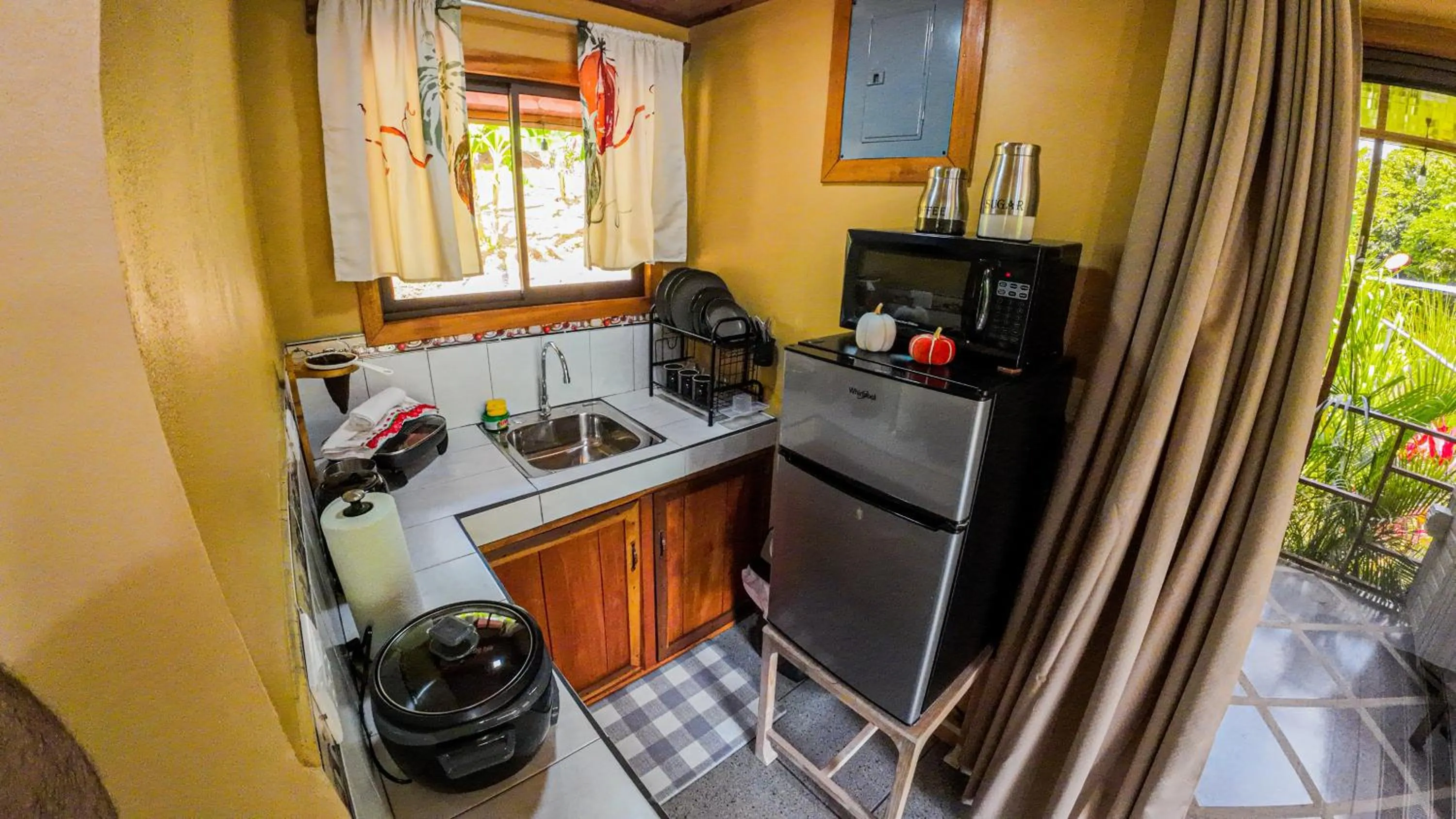 kitchen in Bungalows Las Iguanas Arenal Volcano