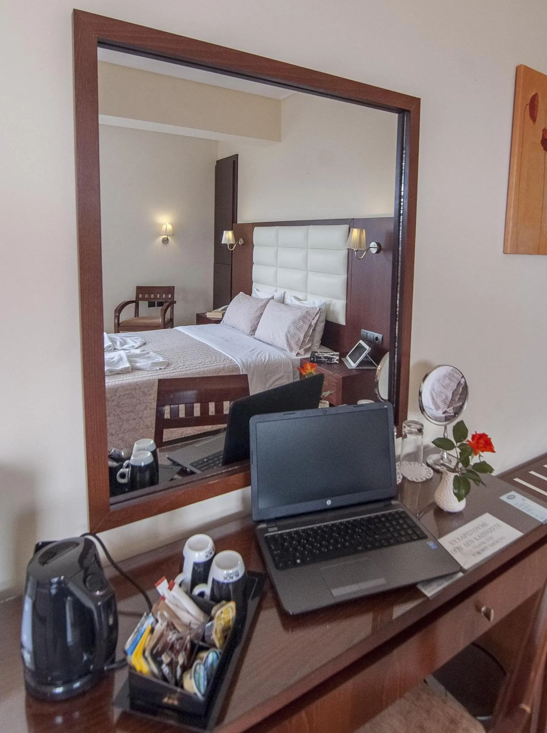 Decorative detail, Bed in Almira Mare