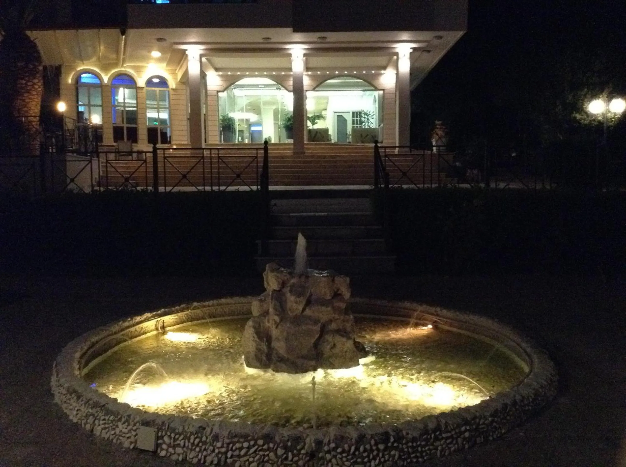 Area and facilities in Almira Mare