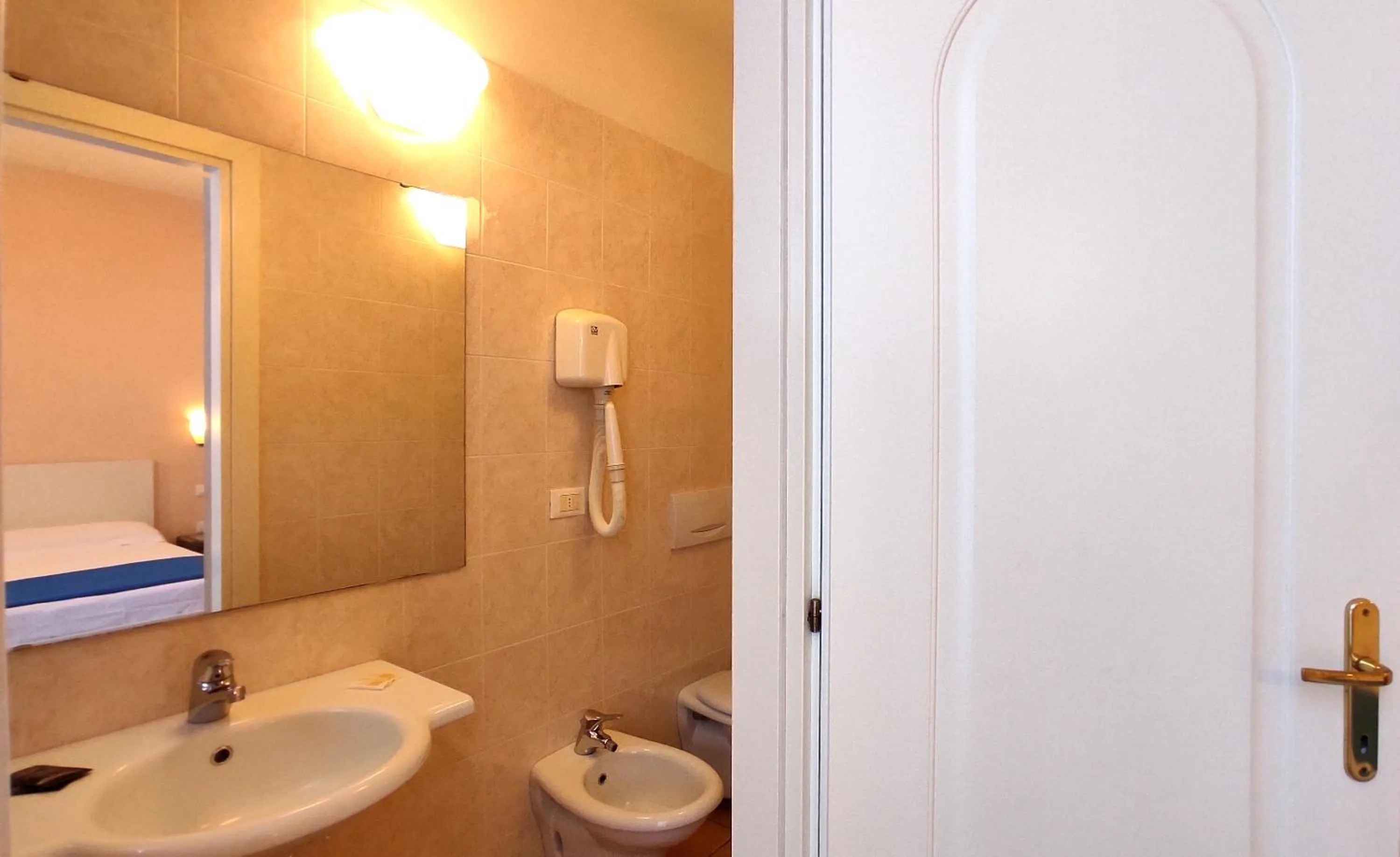 Shower in Hotel Rita Major