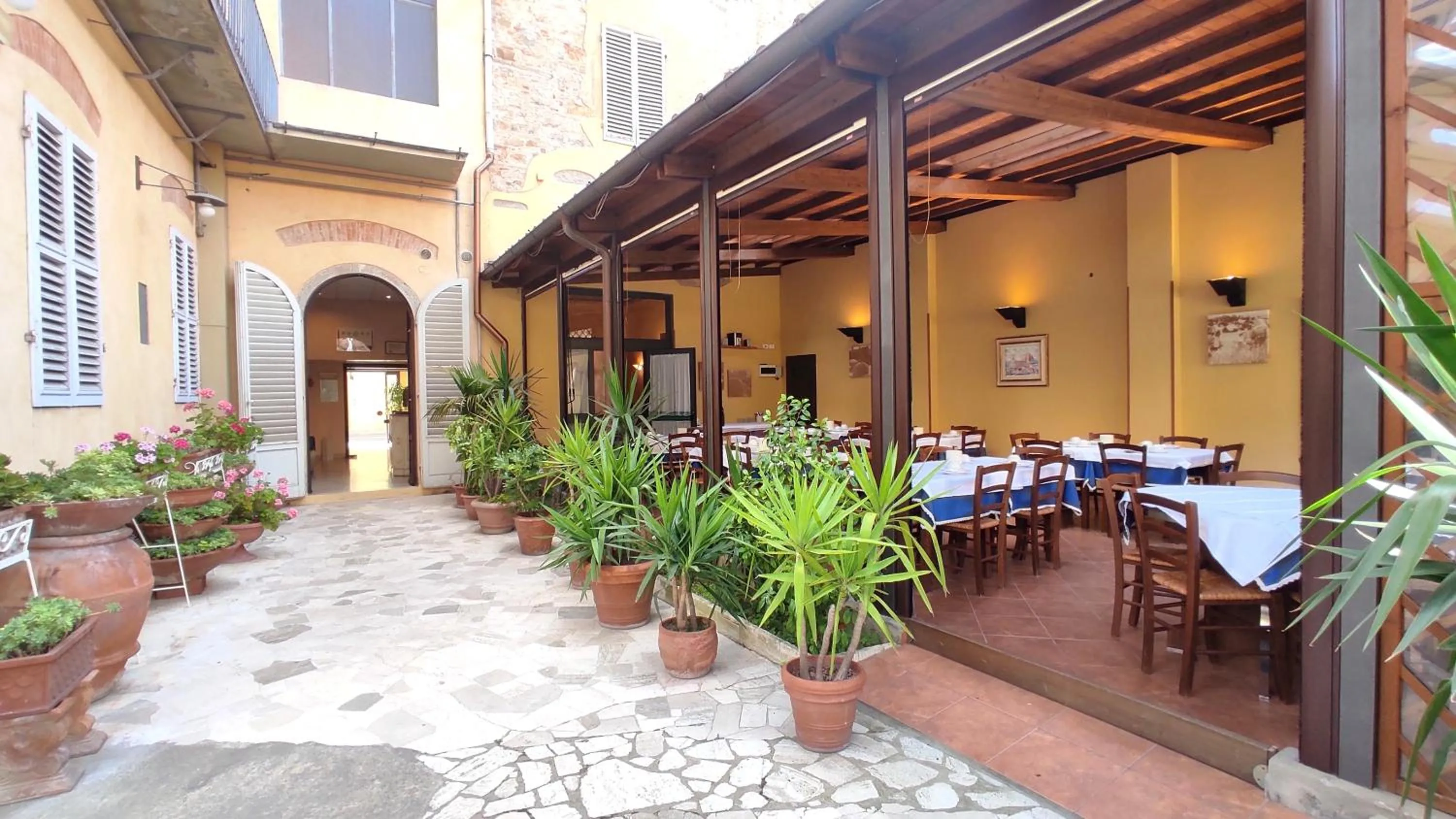 Patio in Hotel Rita Major