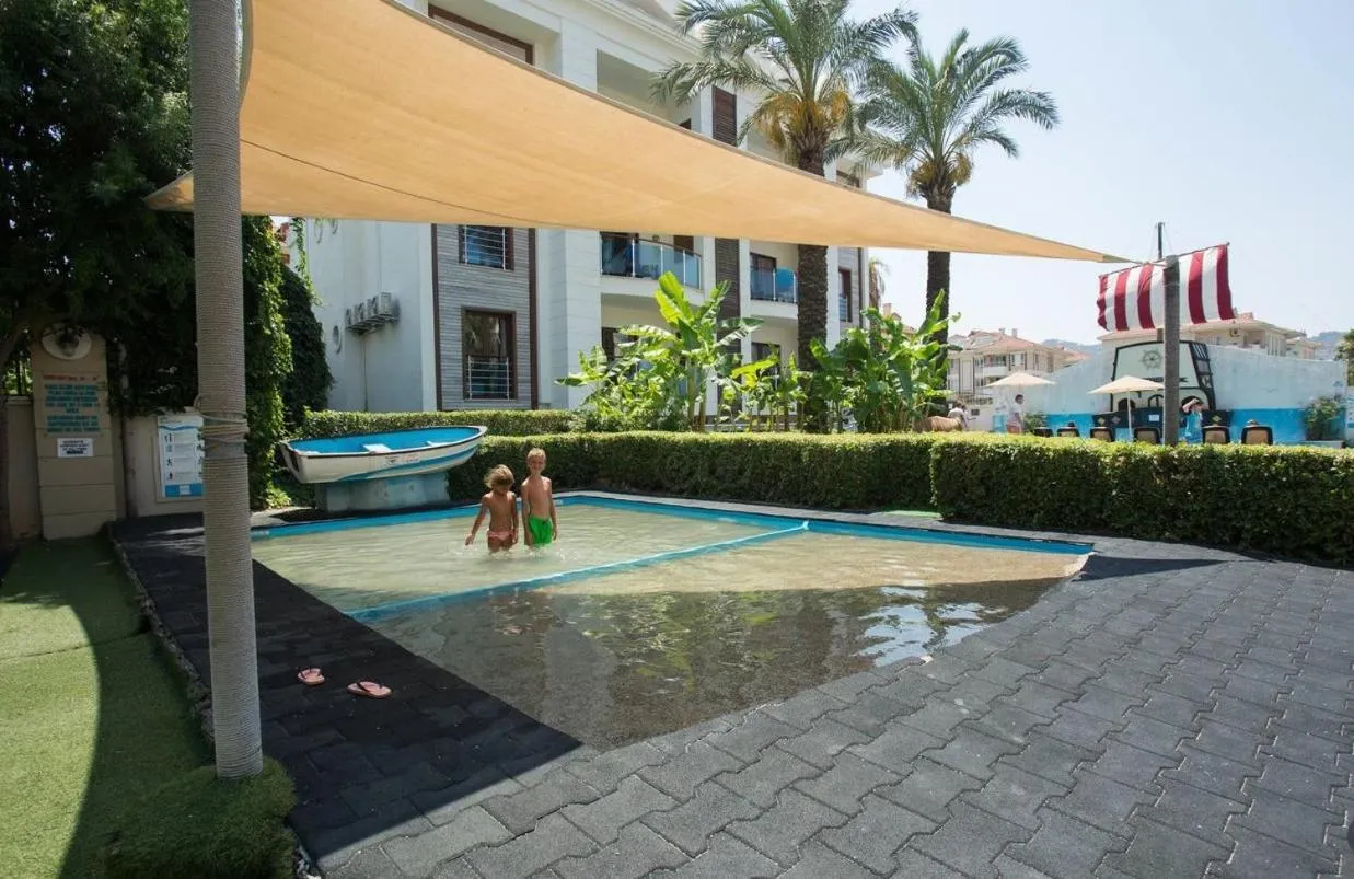 Swimming pool in Club Anastasia - Family Hotel