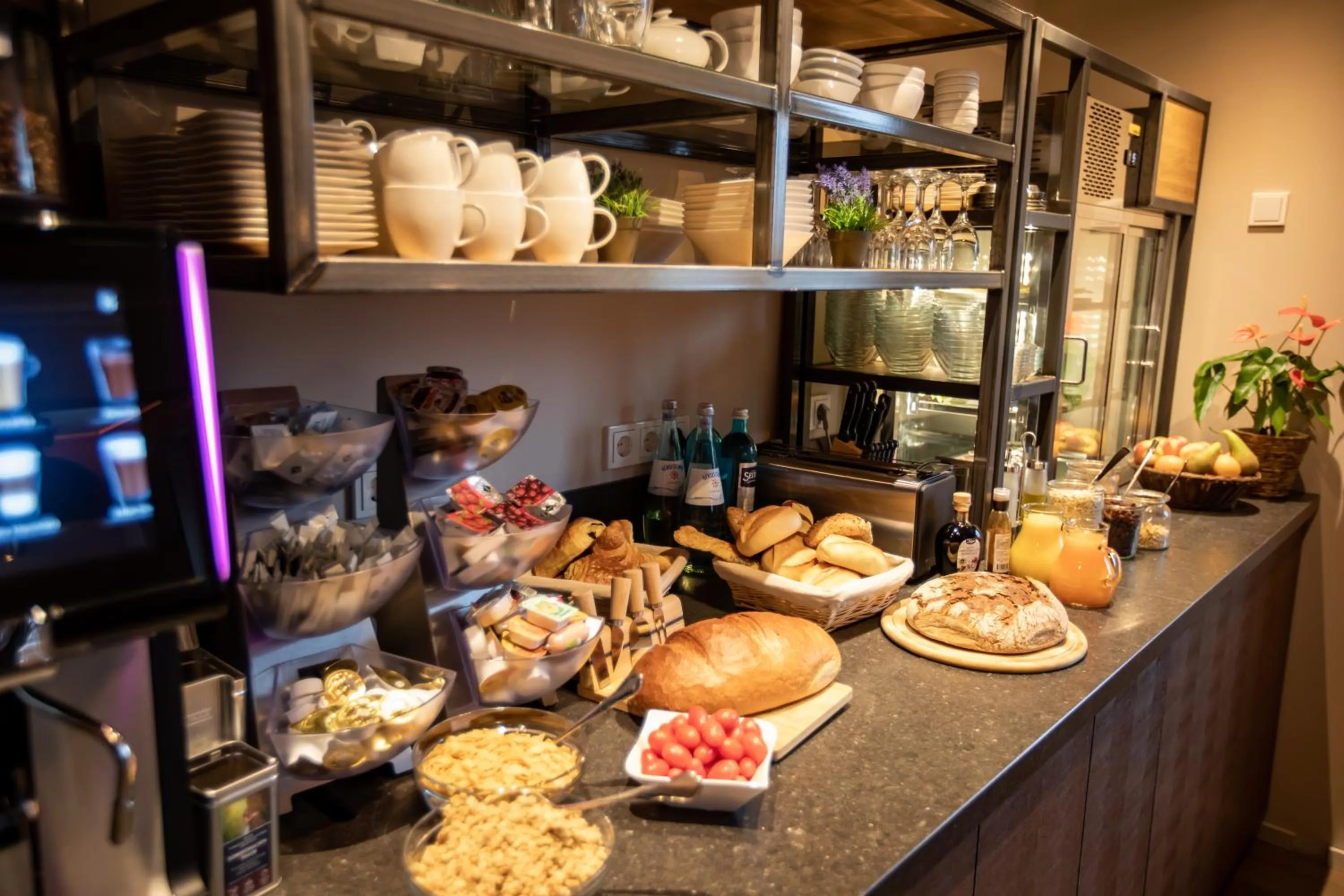 Buffet breakfast in Hotel auszeit Neunkirchen-Seelscheid