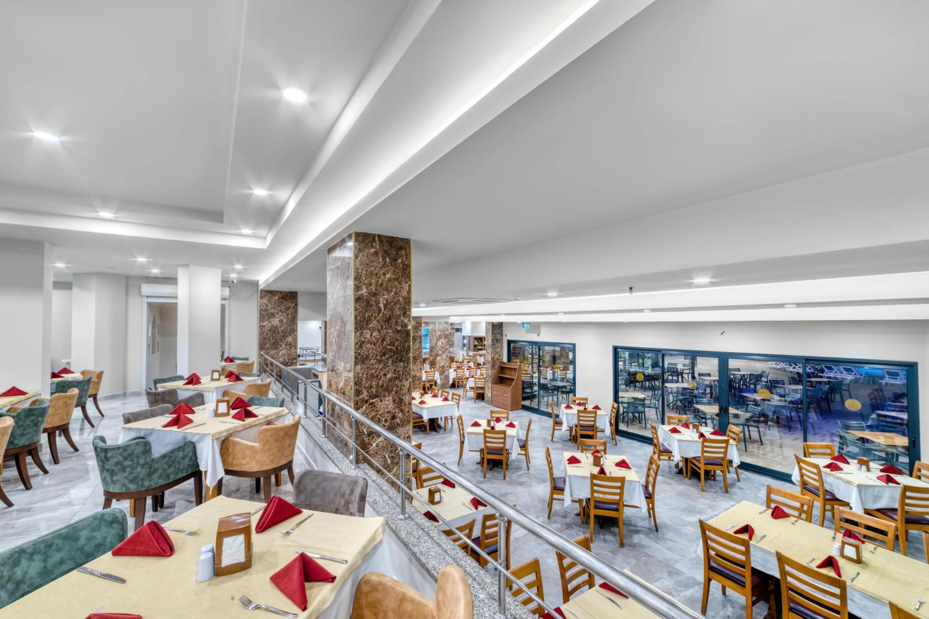 Restaurant/places to eat in Kahya Hotel