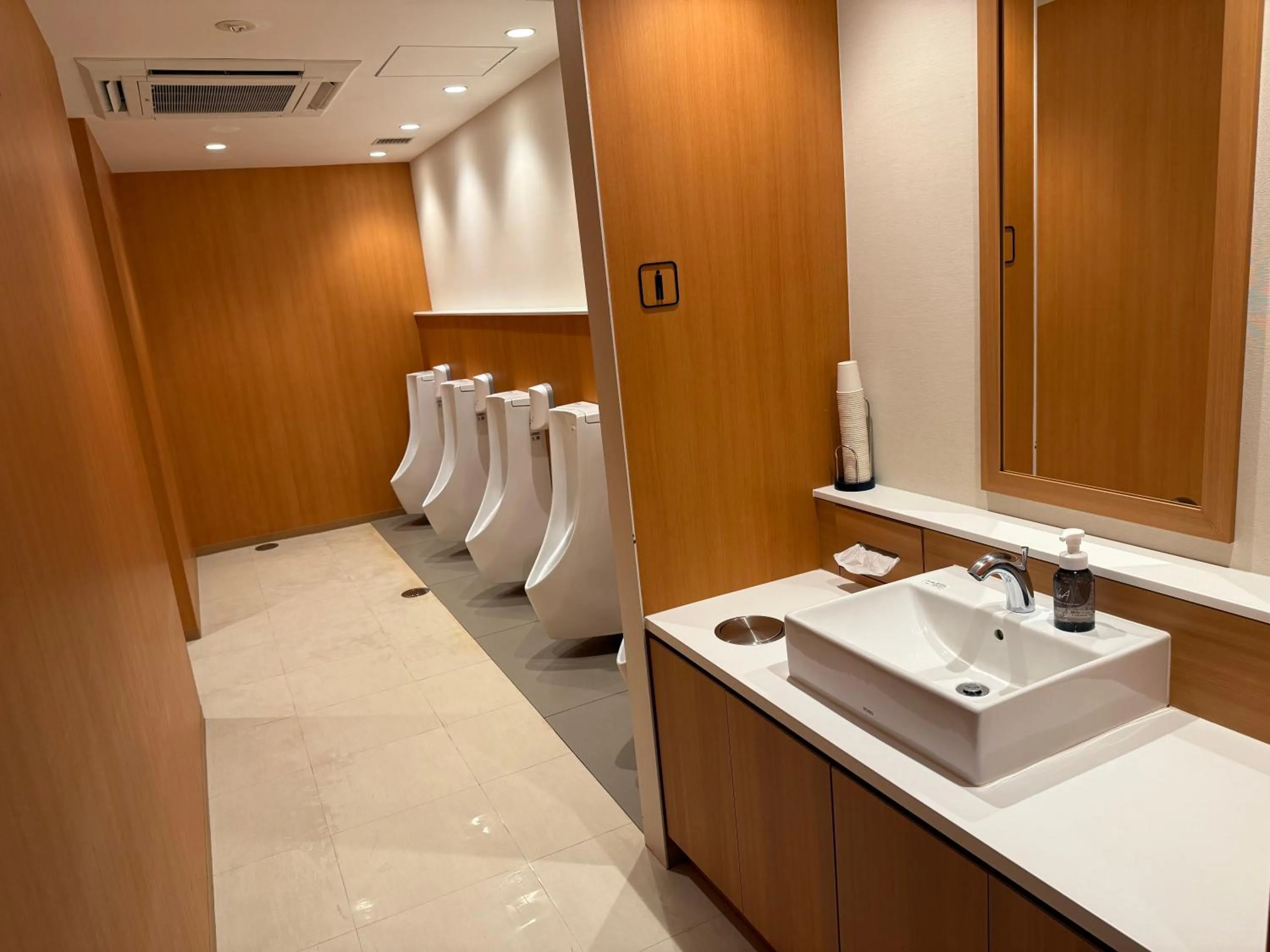 Toilet in First Cabin Nishi Umeda
