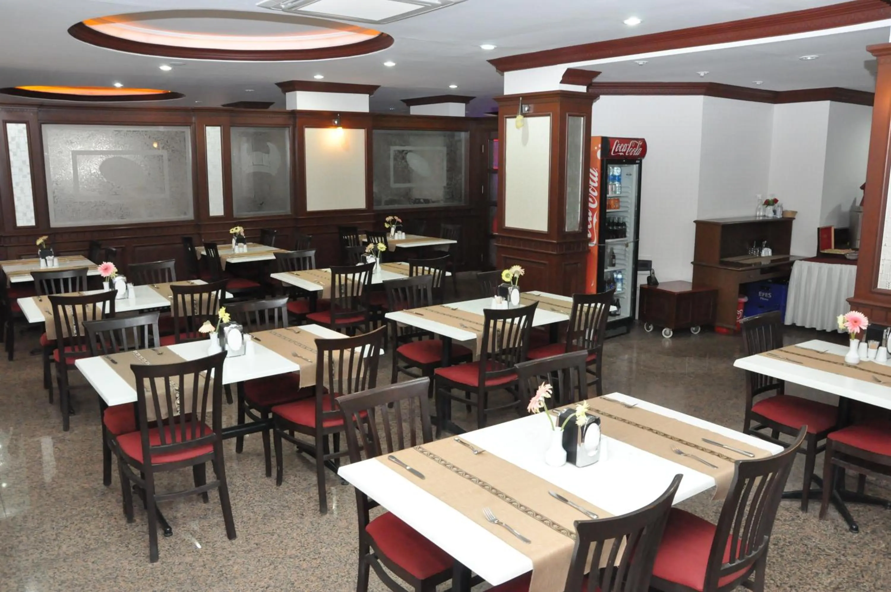 Restaurant/places to eat in Wasa Hotel