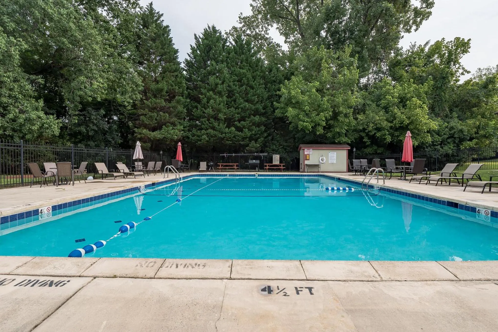 Swimming pool in Modern Cozy Townhome