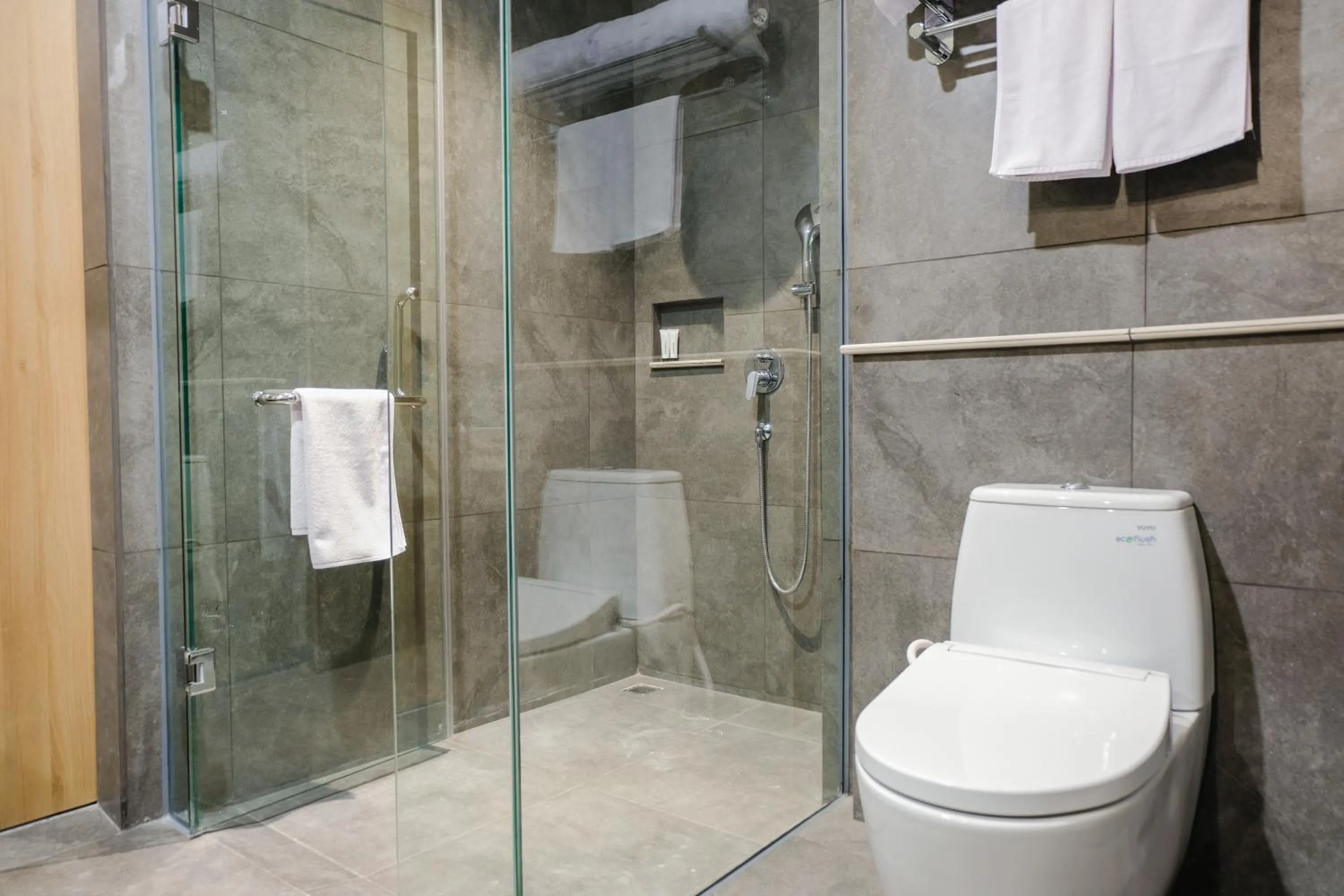 Bathroom in ARTOTEL Batam