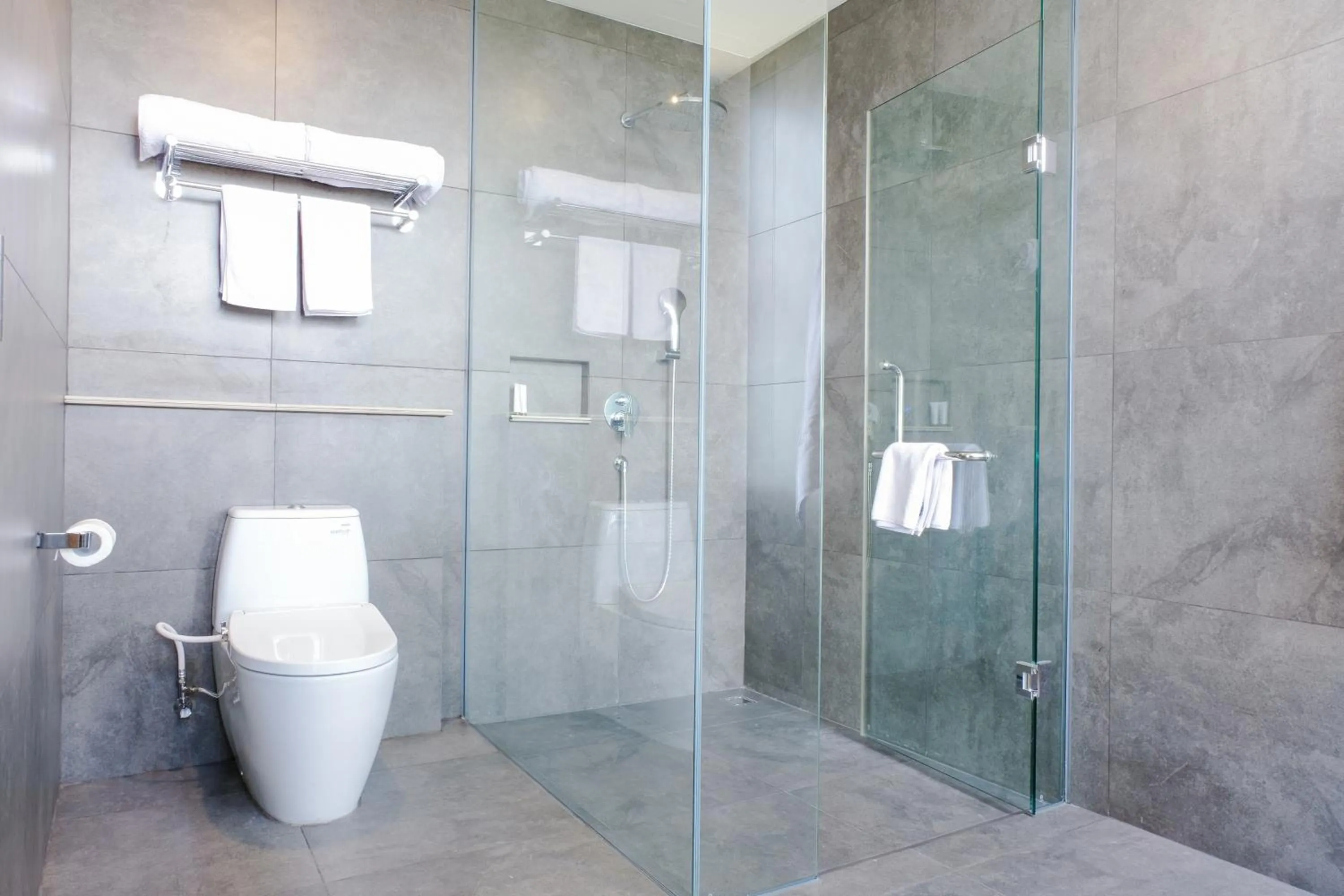 Bathroom in ARTOTEL Batam