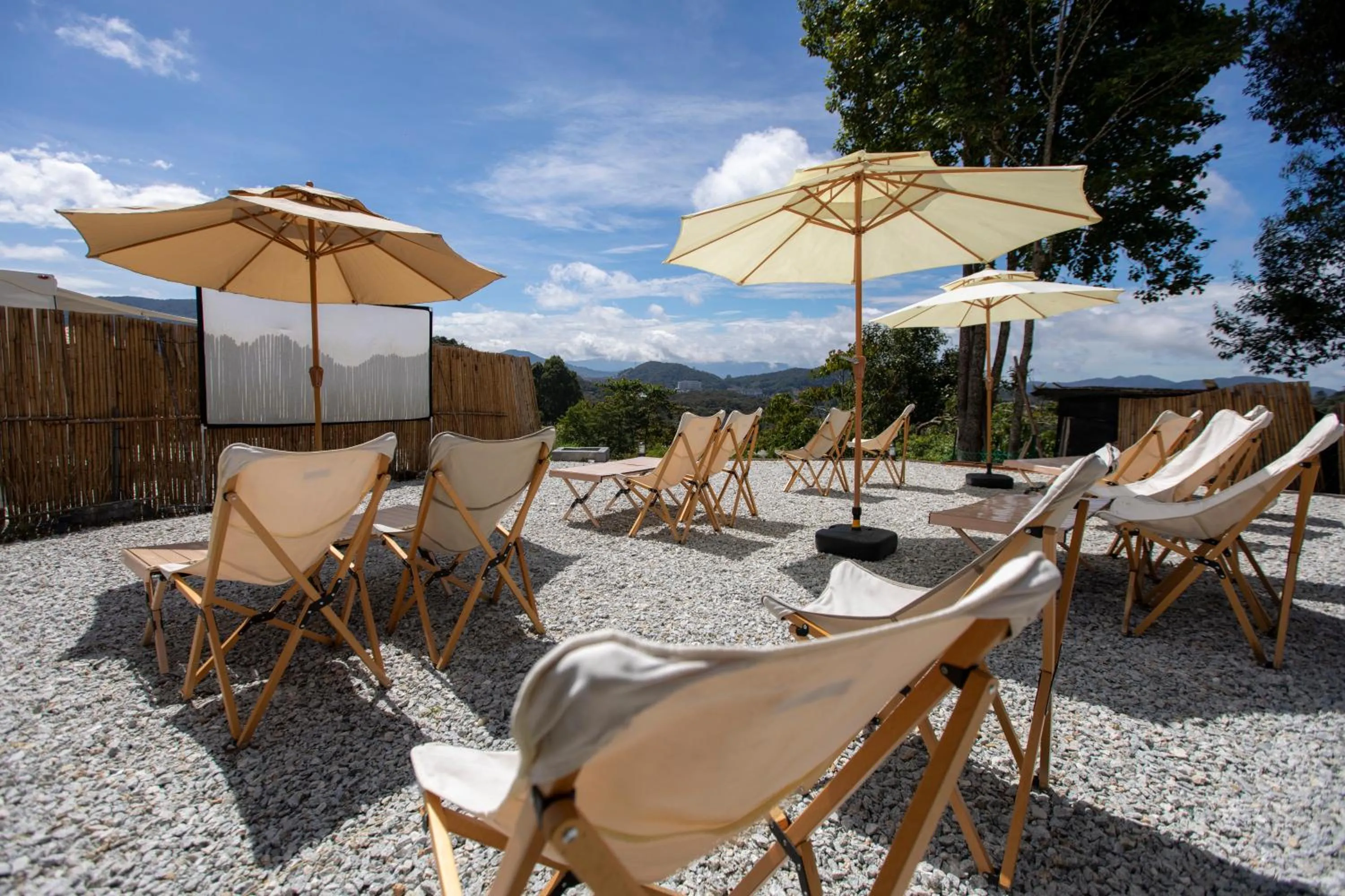 Seating area in Stellar GoldenHill Cameron