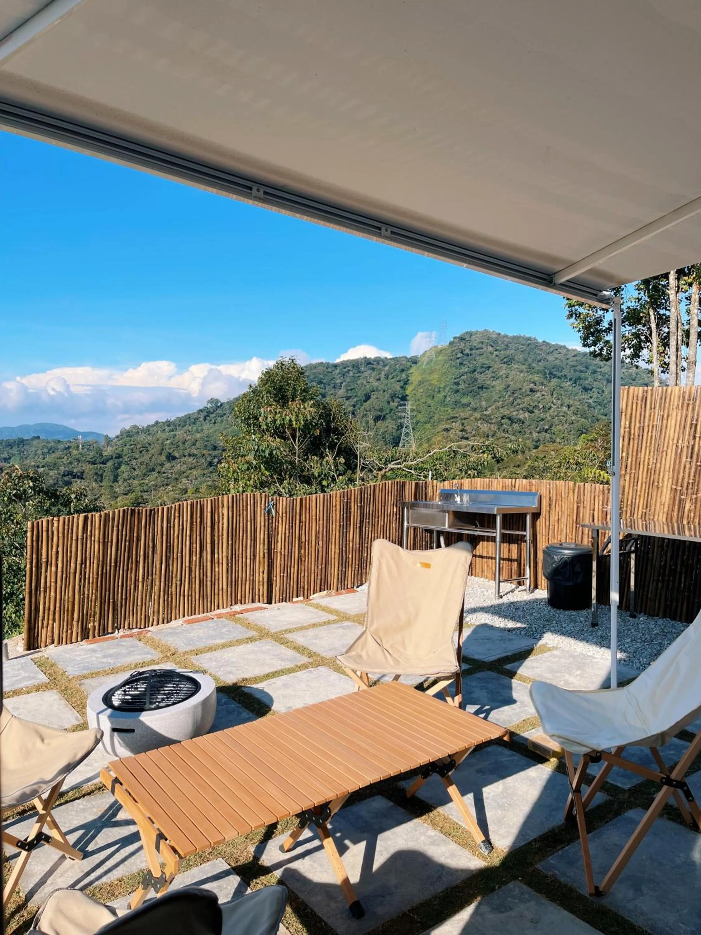 Seating area in Stellar GoldenHill Cameron