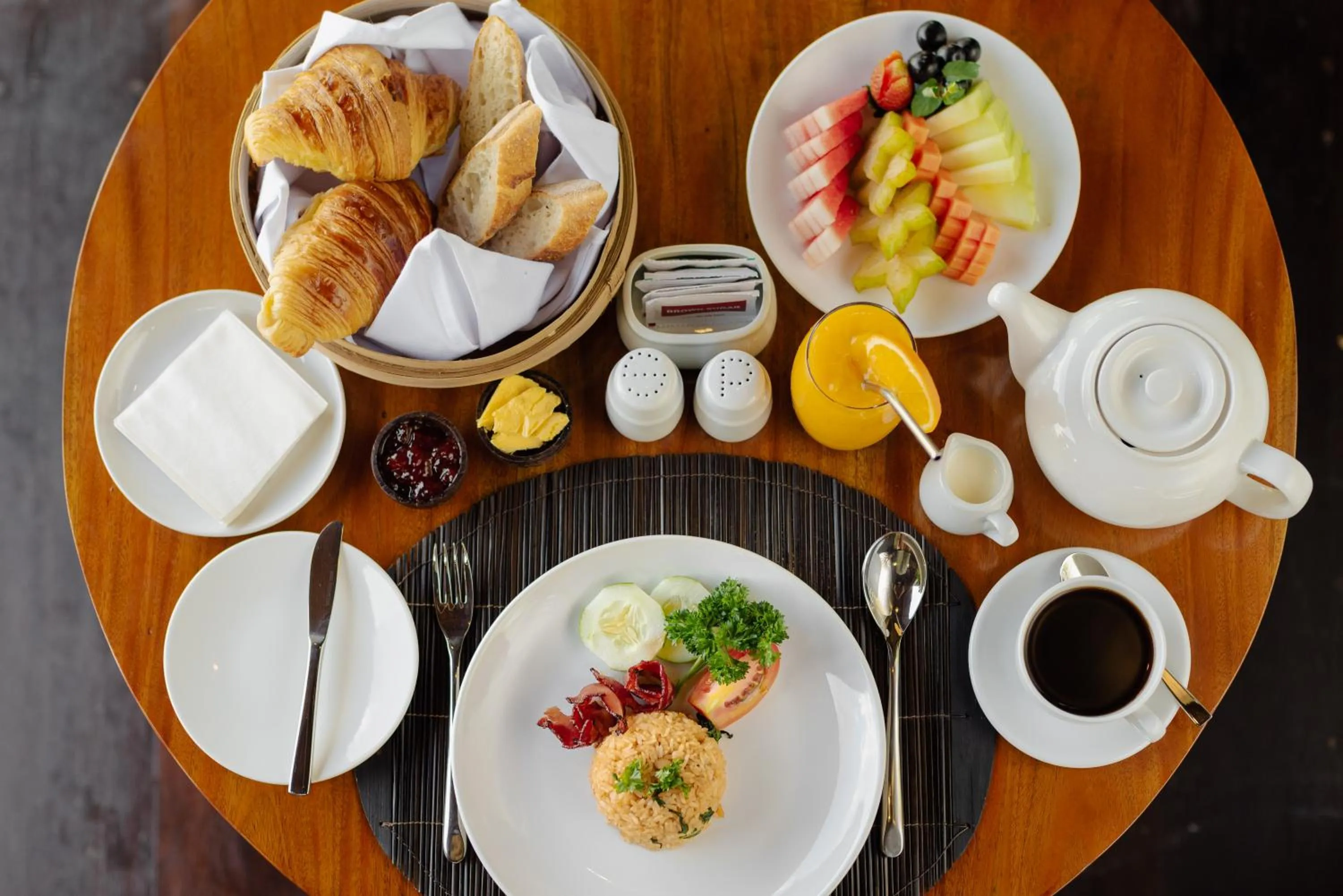 Breakfast in Airsania Ubud Antique Villas