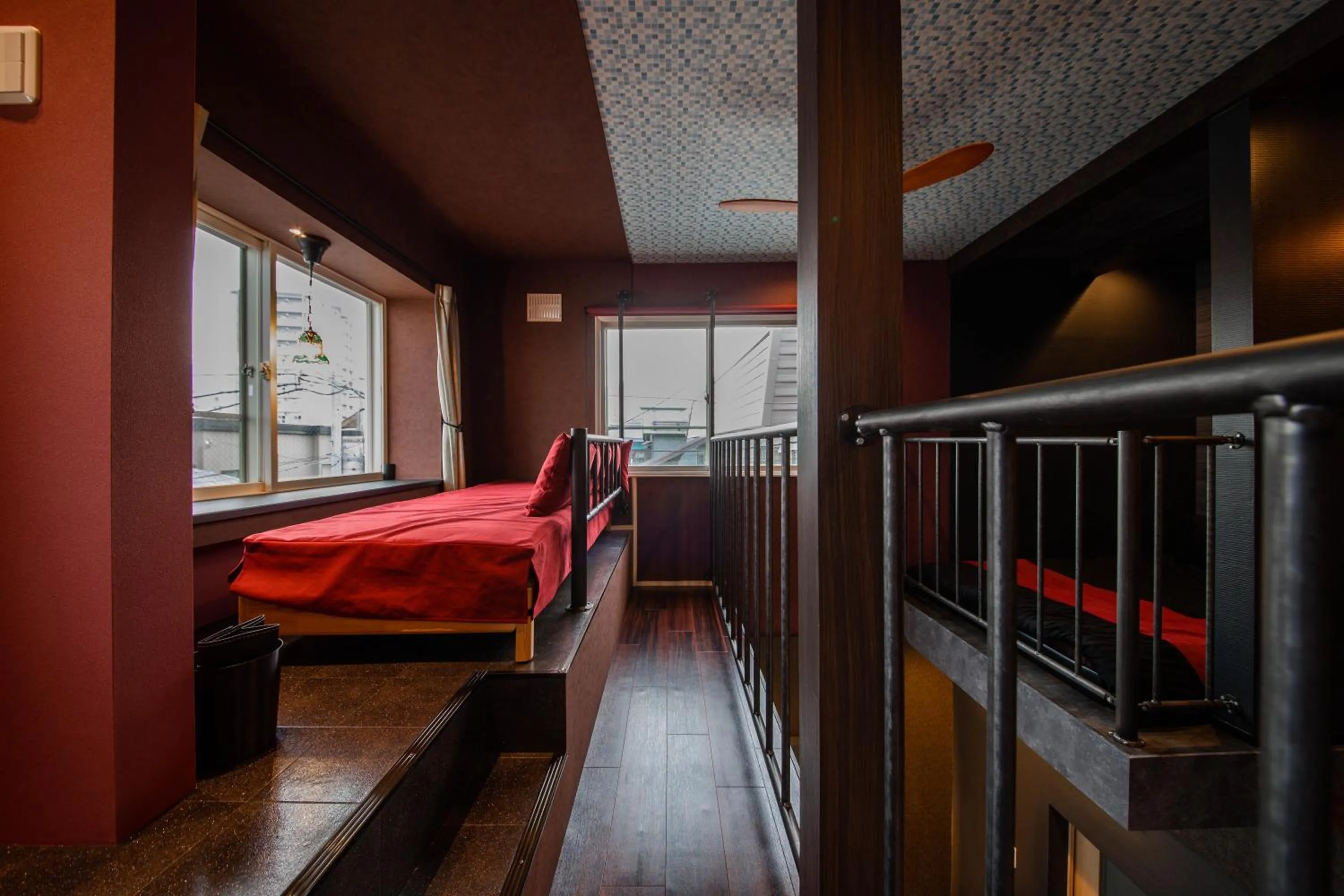 Bed in THE BEEHIVE AIOI