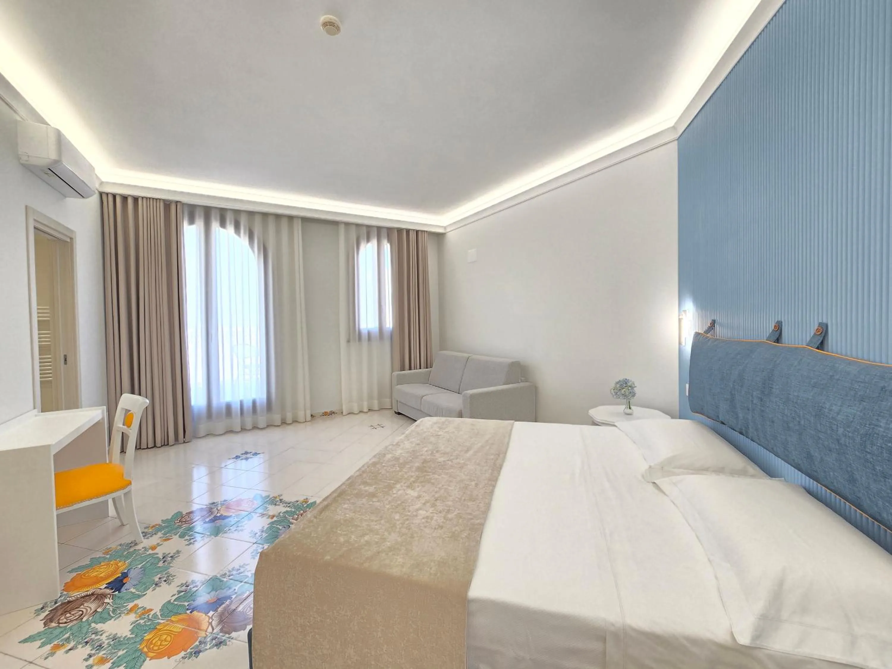 Photo of the whole room, Bed in Villa Le Zagare Relais & SPA