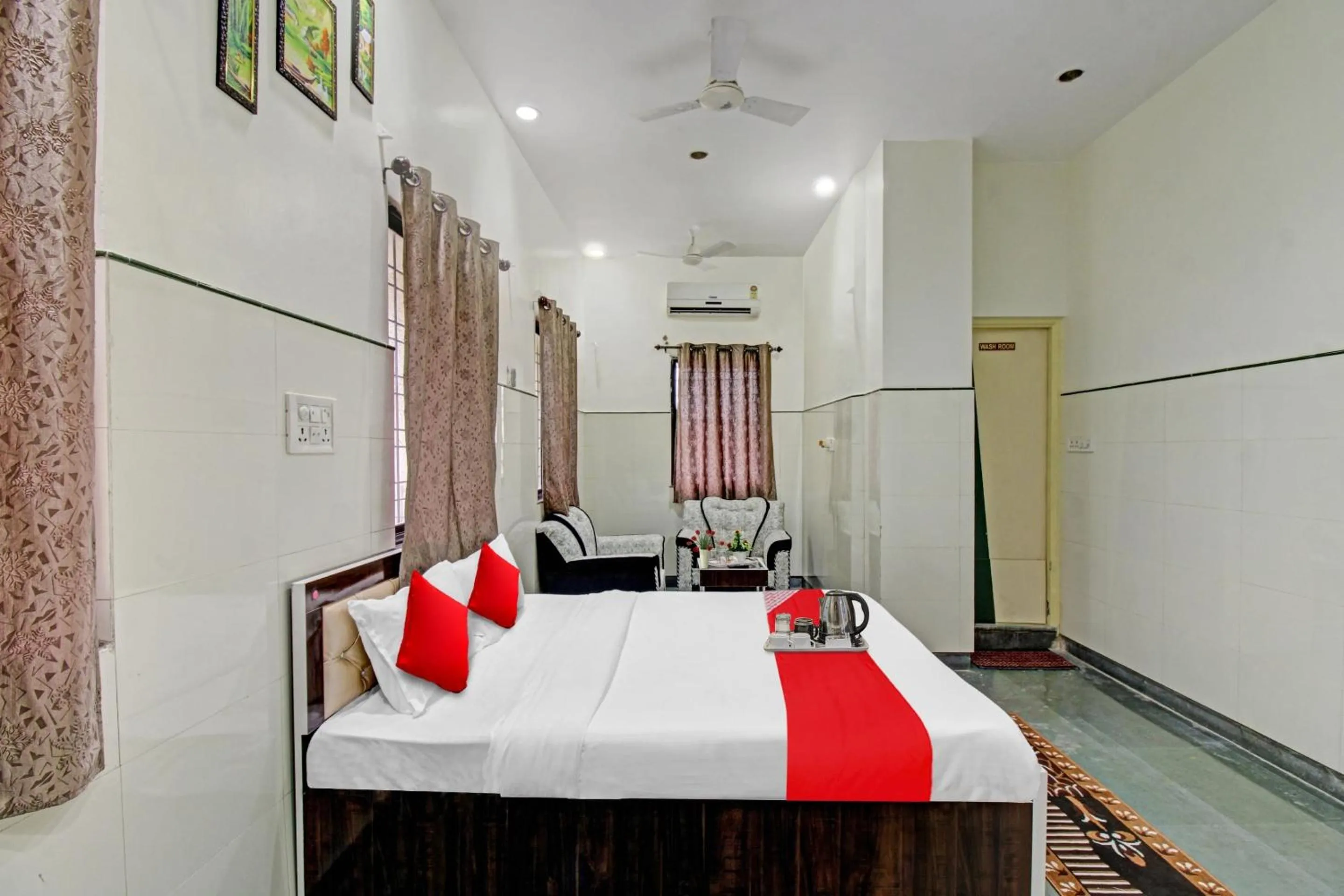 Bedroom, Bed in Super Hotel O Sunshine Inn