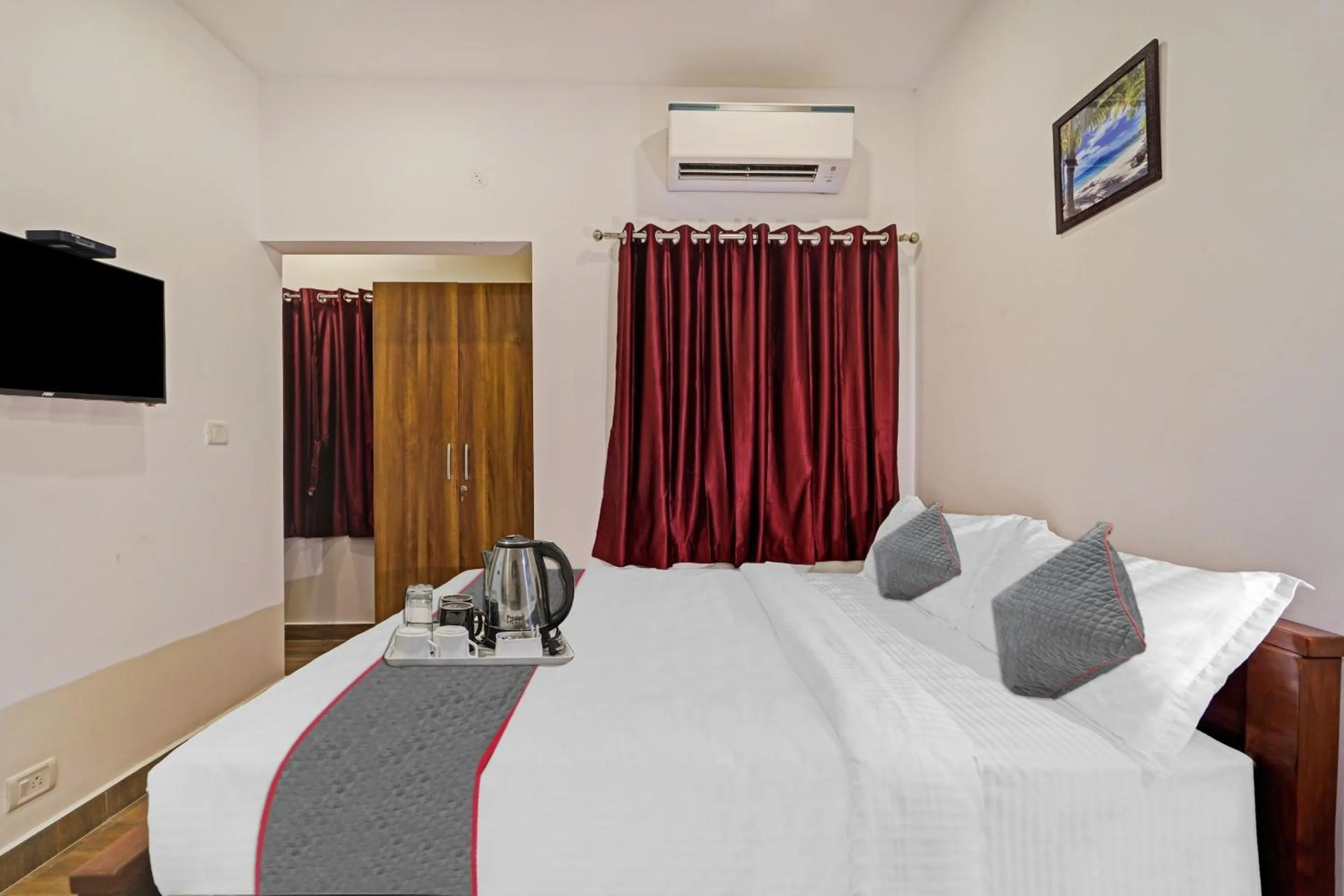 Bedroom, Bed in Super Townhouse ORCHID RESIDENCY Near T.Nagar