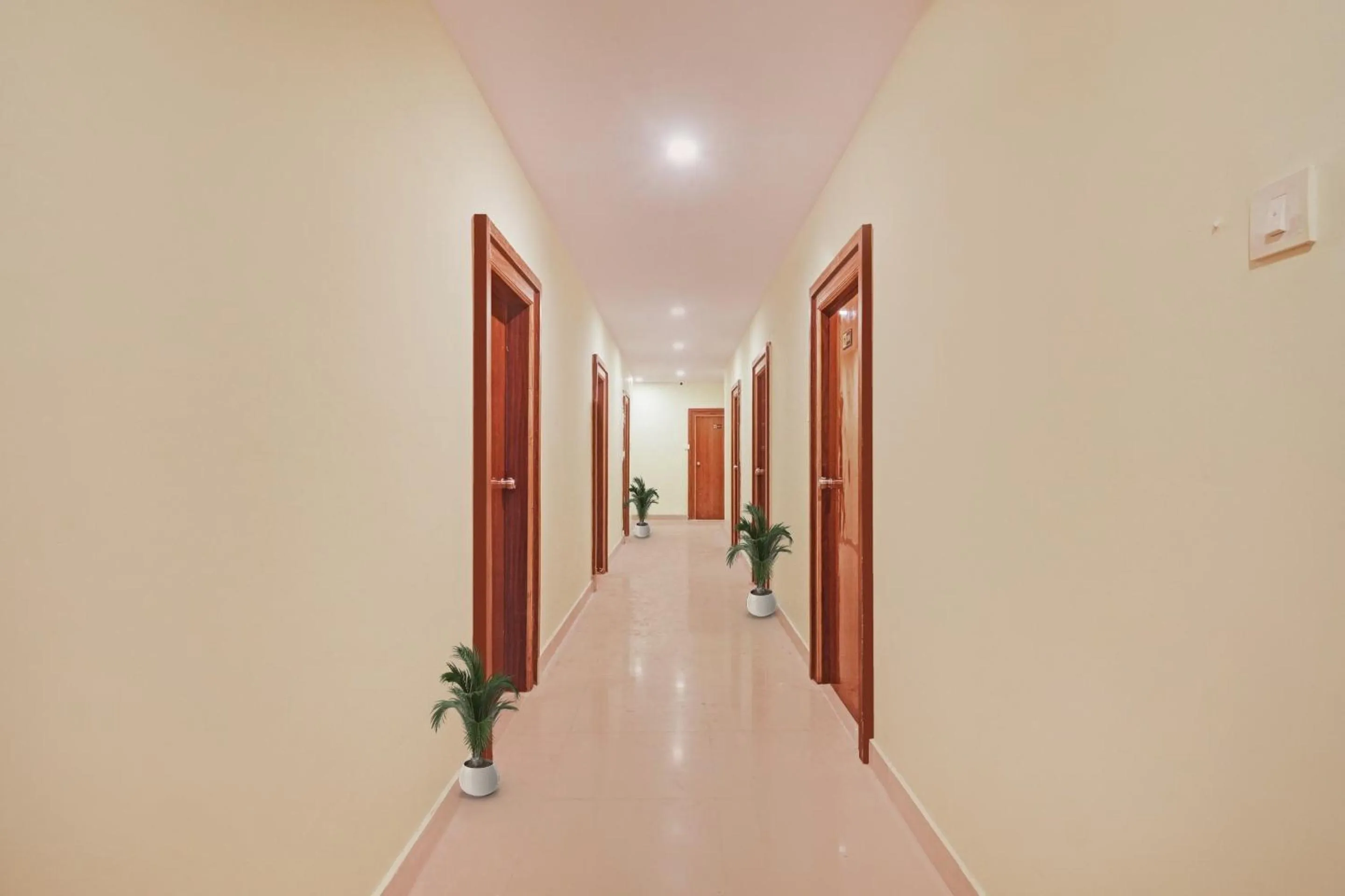 Lobby or reception in Townhouse Ragas Grand