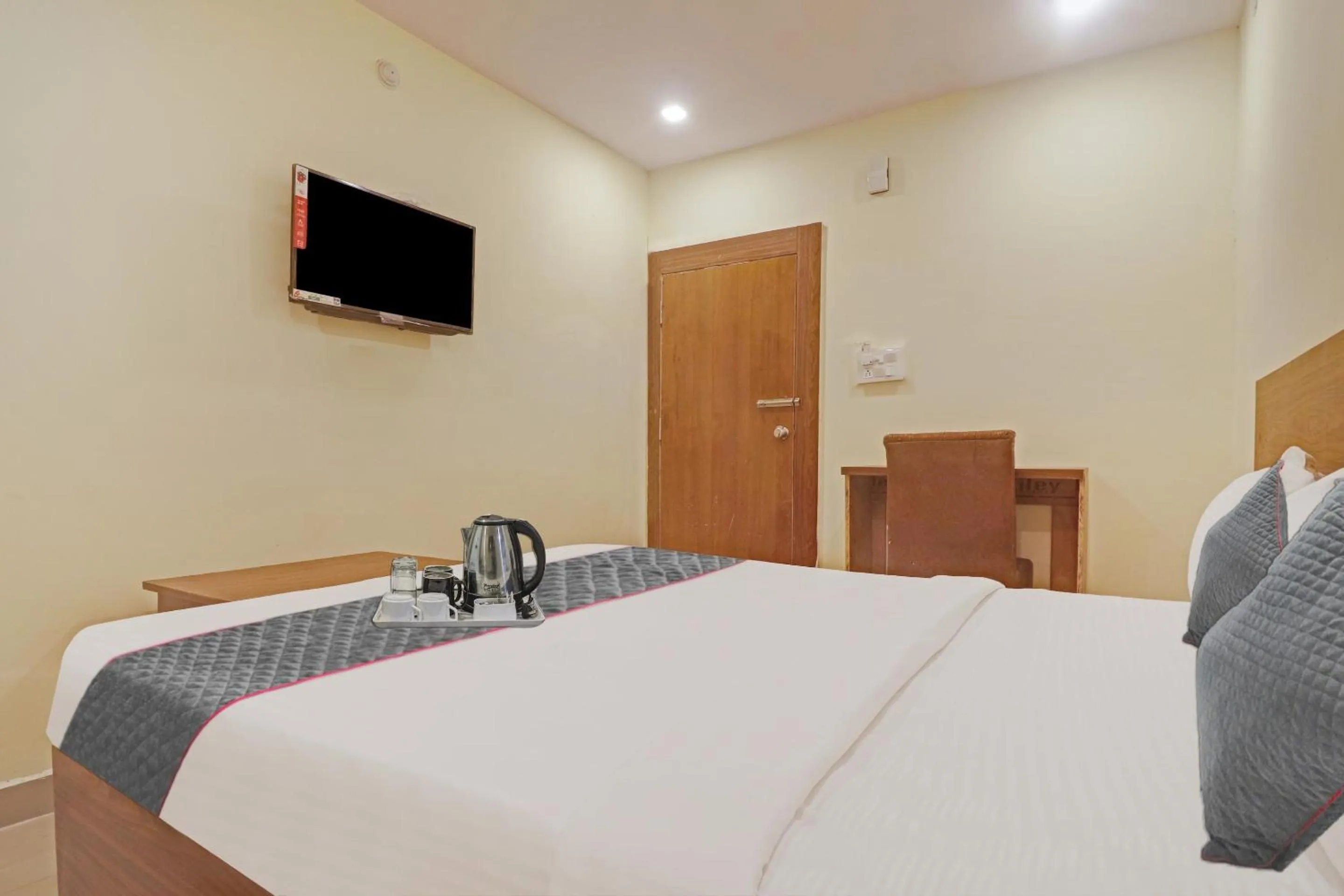 Bedroom, Bed in Townhouse Ragas Grand