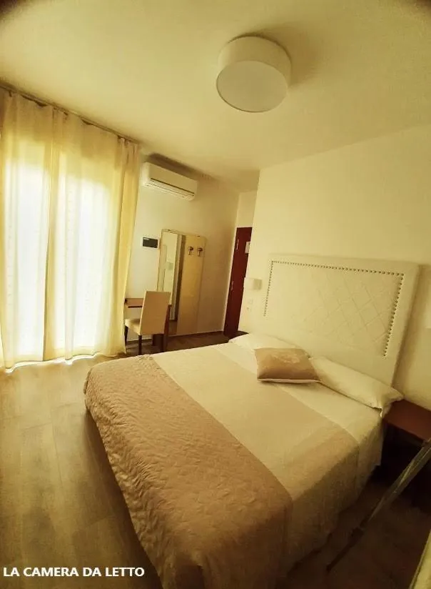 Bedroom, Bed in B&B Airone Cervia - Camere e Appartamenti