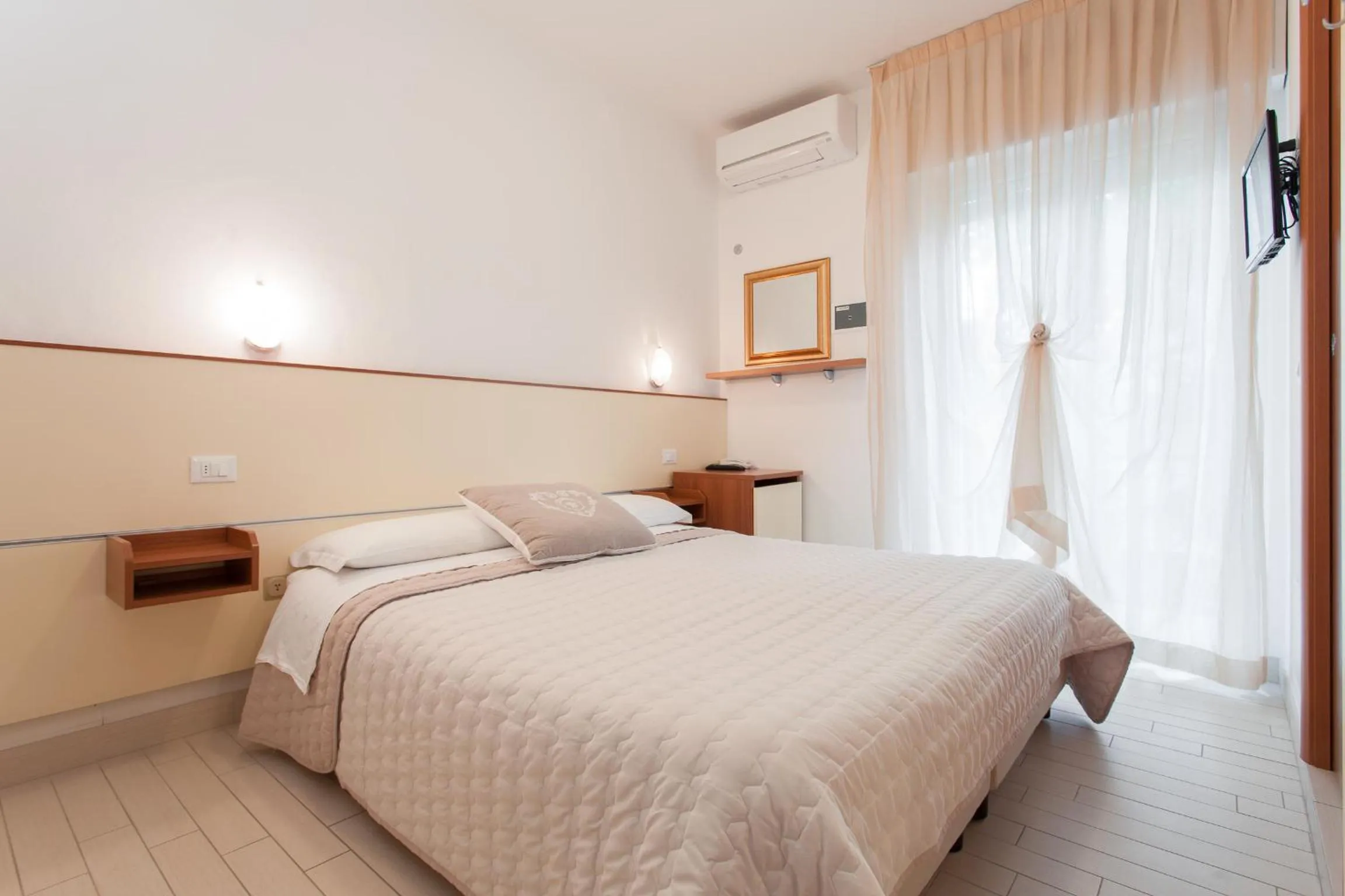 Day, Bed in B&B Airone Cervia - Camere e Appartamenti