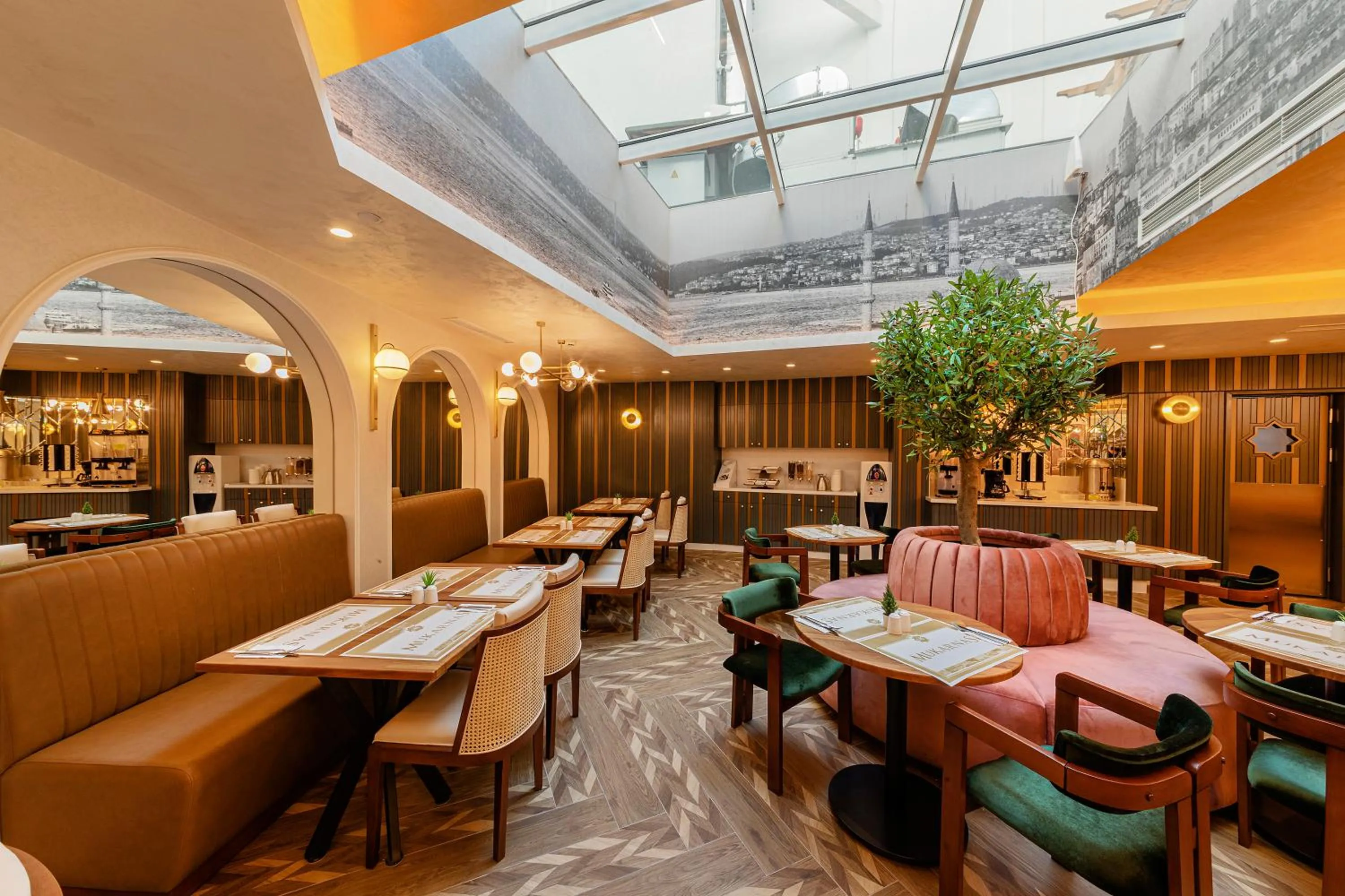 Restaurant/places to eat in Mukarnas Pera Hotel