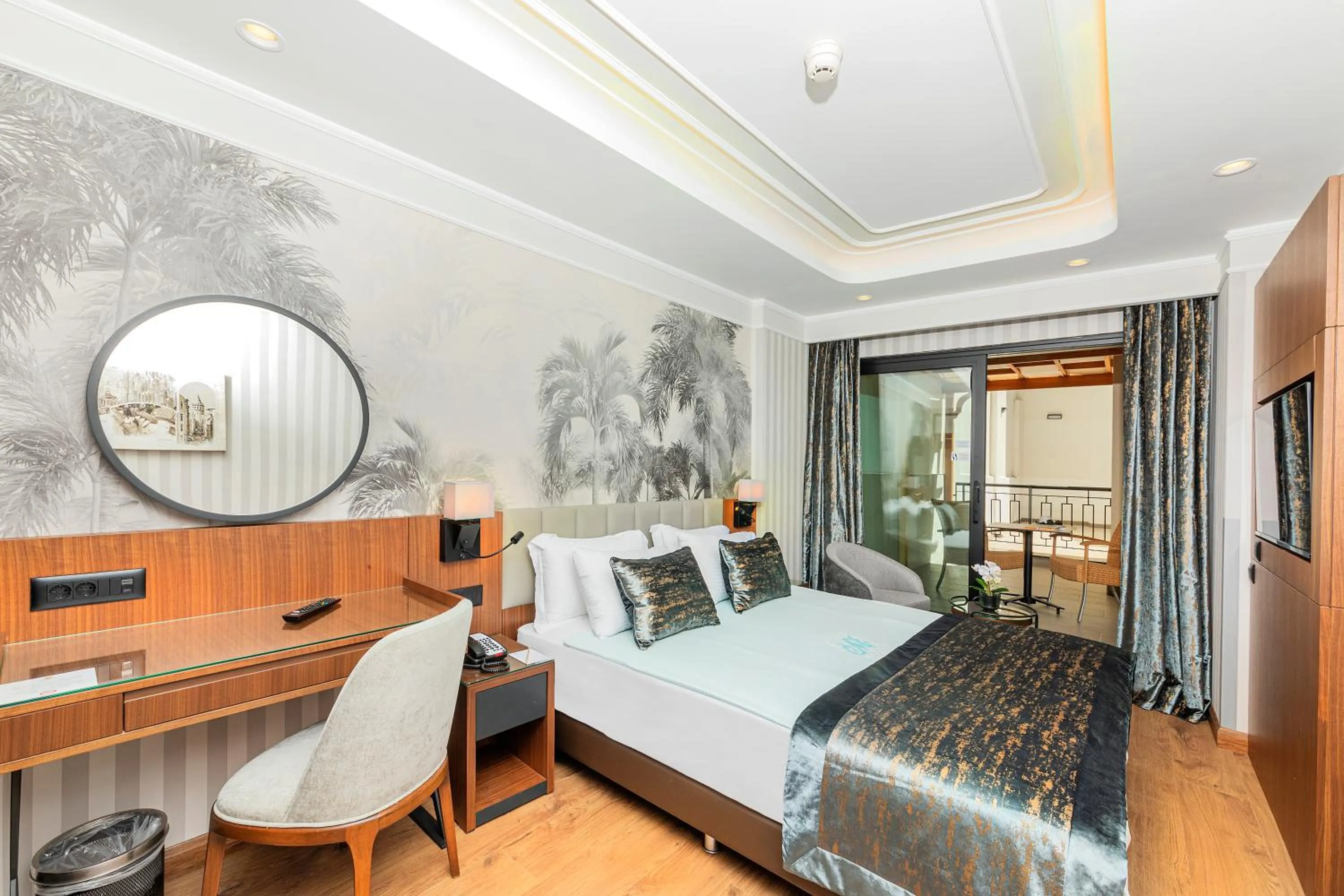 Photo of the whole room, Bed in Mukarnas Pera Hotel