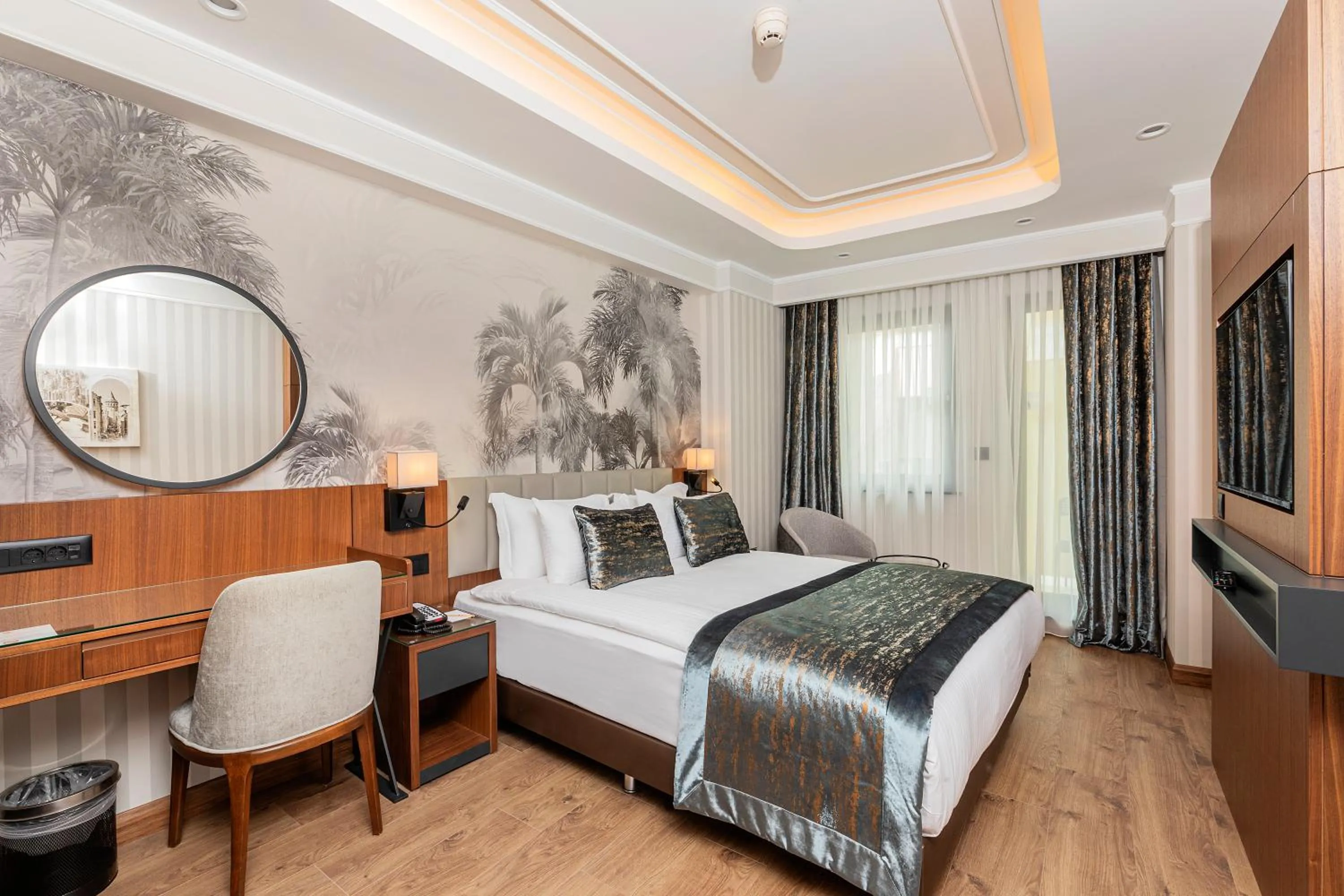 Photo of the whole room, Bed in Mukarnas Pera Hotel