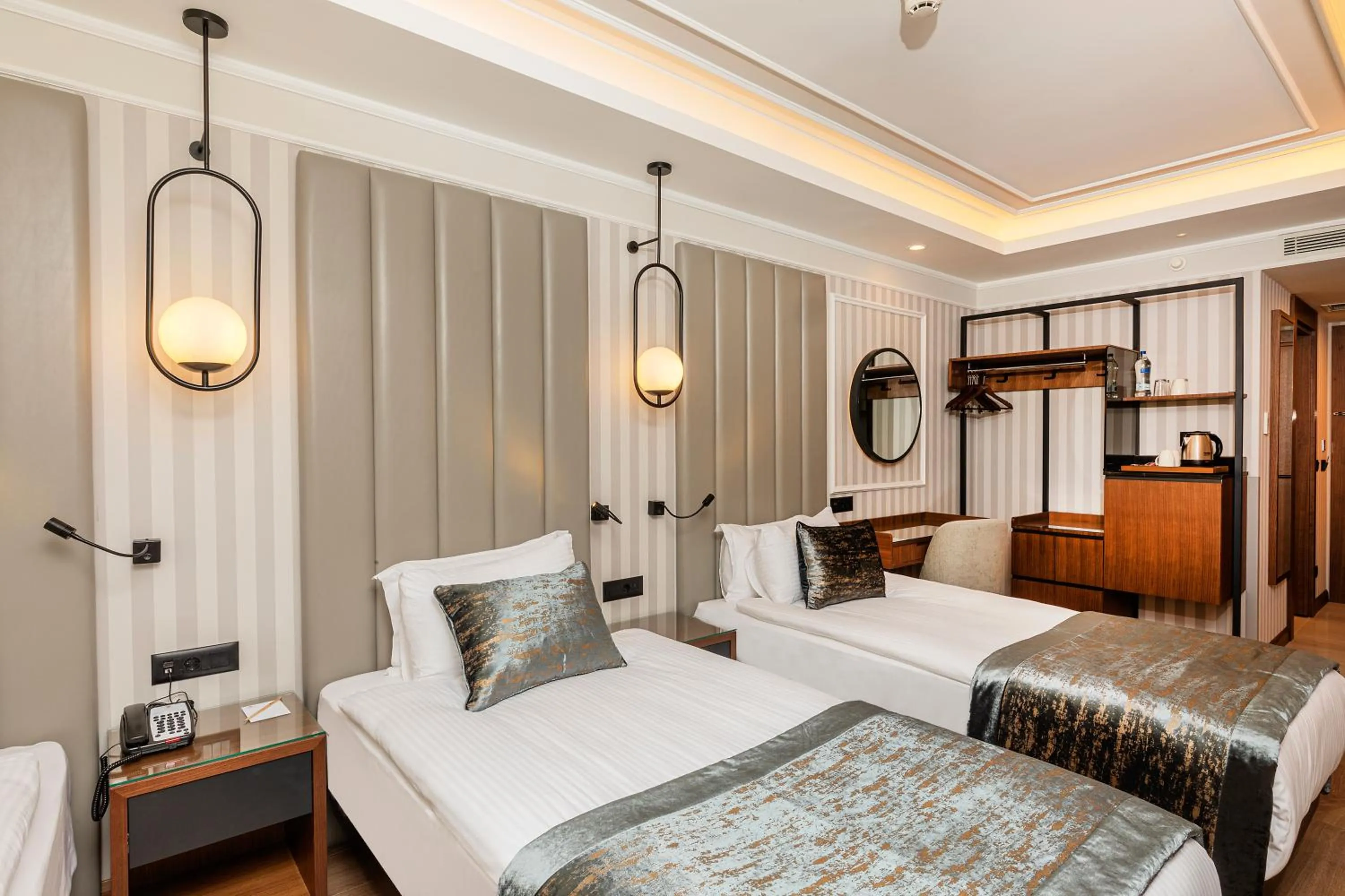 Photo of the whole room, Bed in Mukarnas Pera Hotel