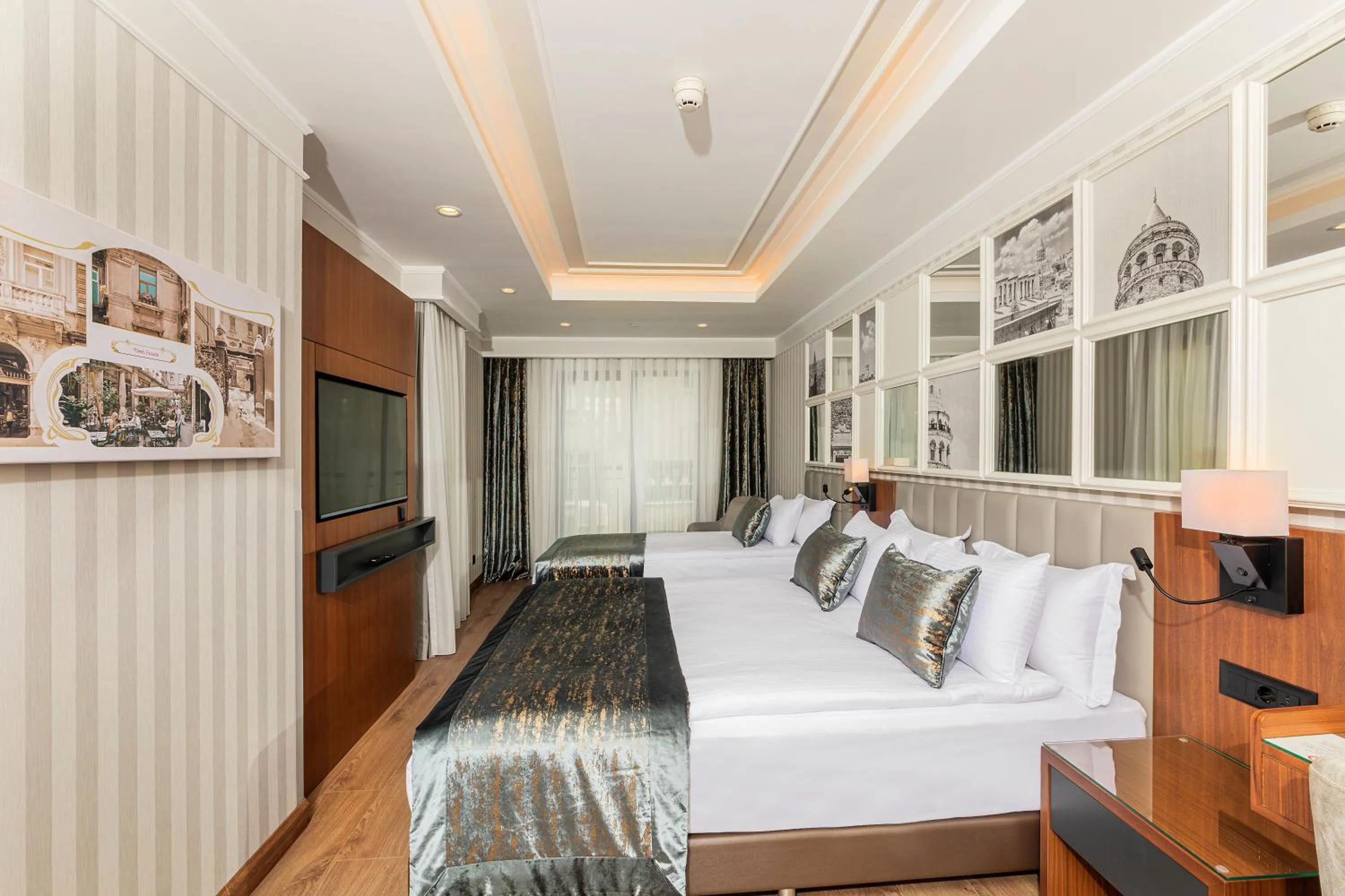 Photo of the whole room, Bed in Mukarnas Pera Hotel