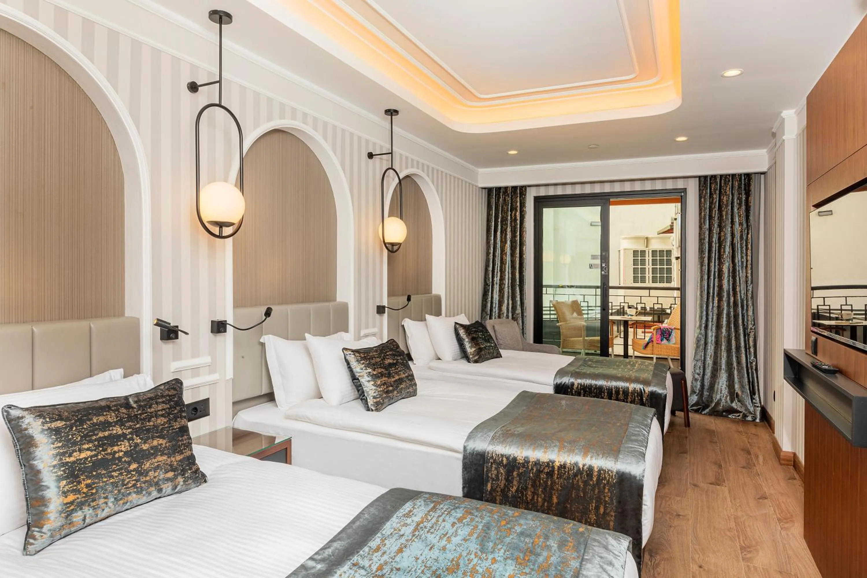 Photo of the whole room in Mukarnas Pera Hotel