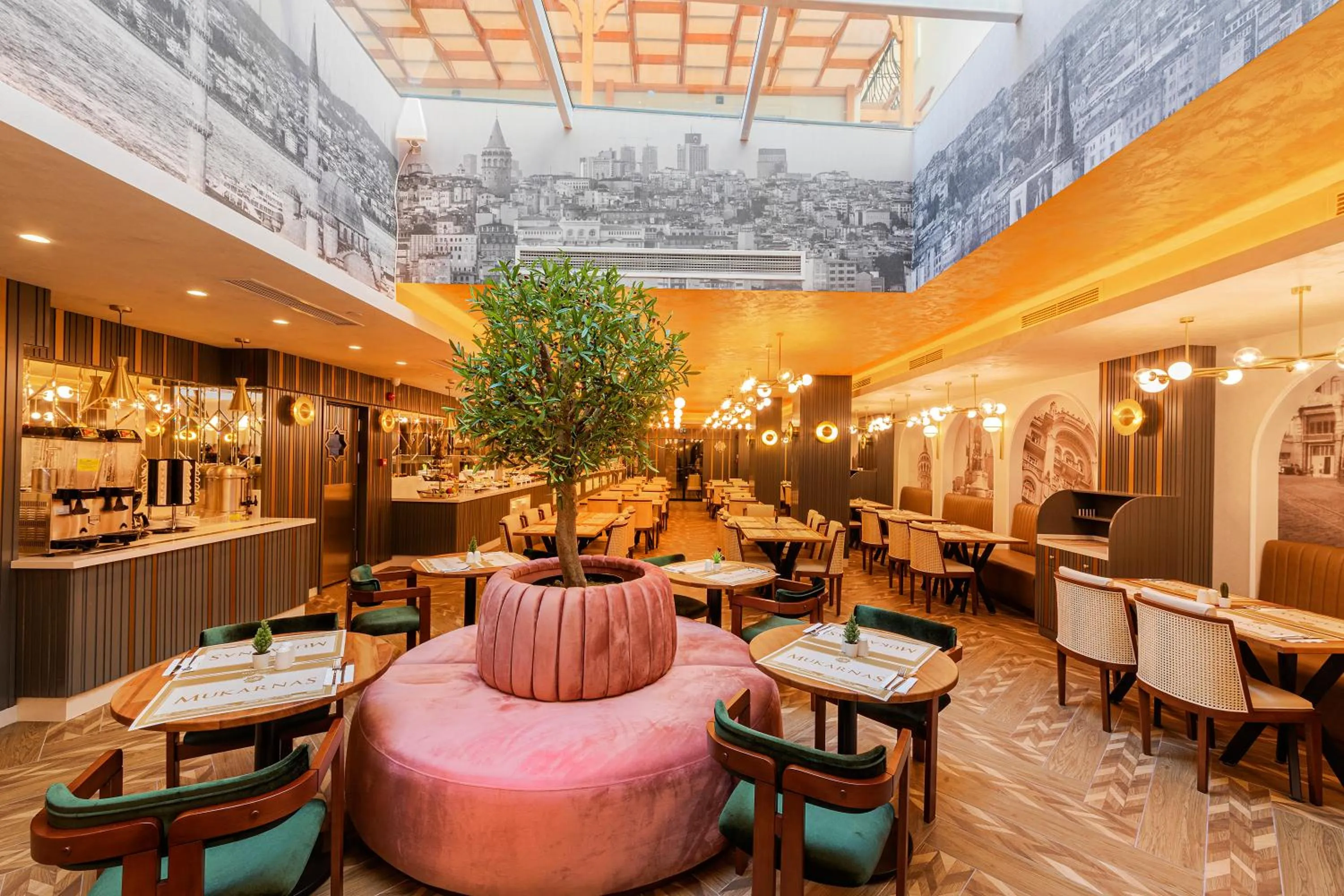 Restaurant/places to eat in Mukarnas Pera Hotel