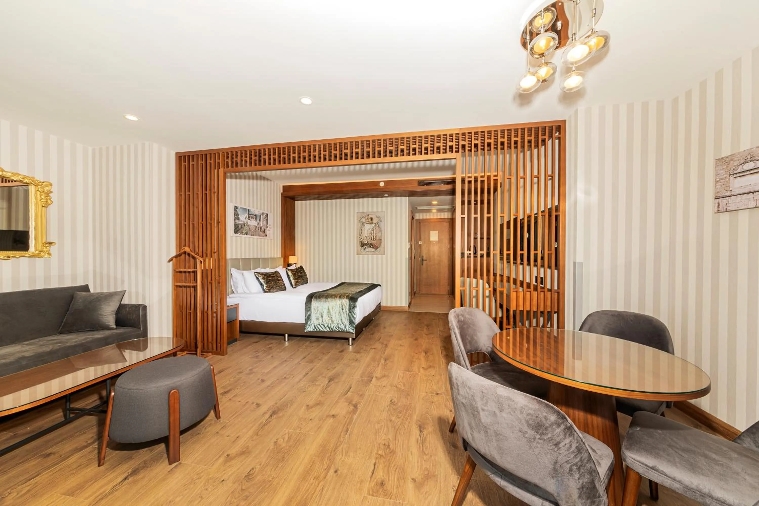 Living room, Bed in Mukarnas Pera Hotel