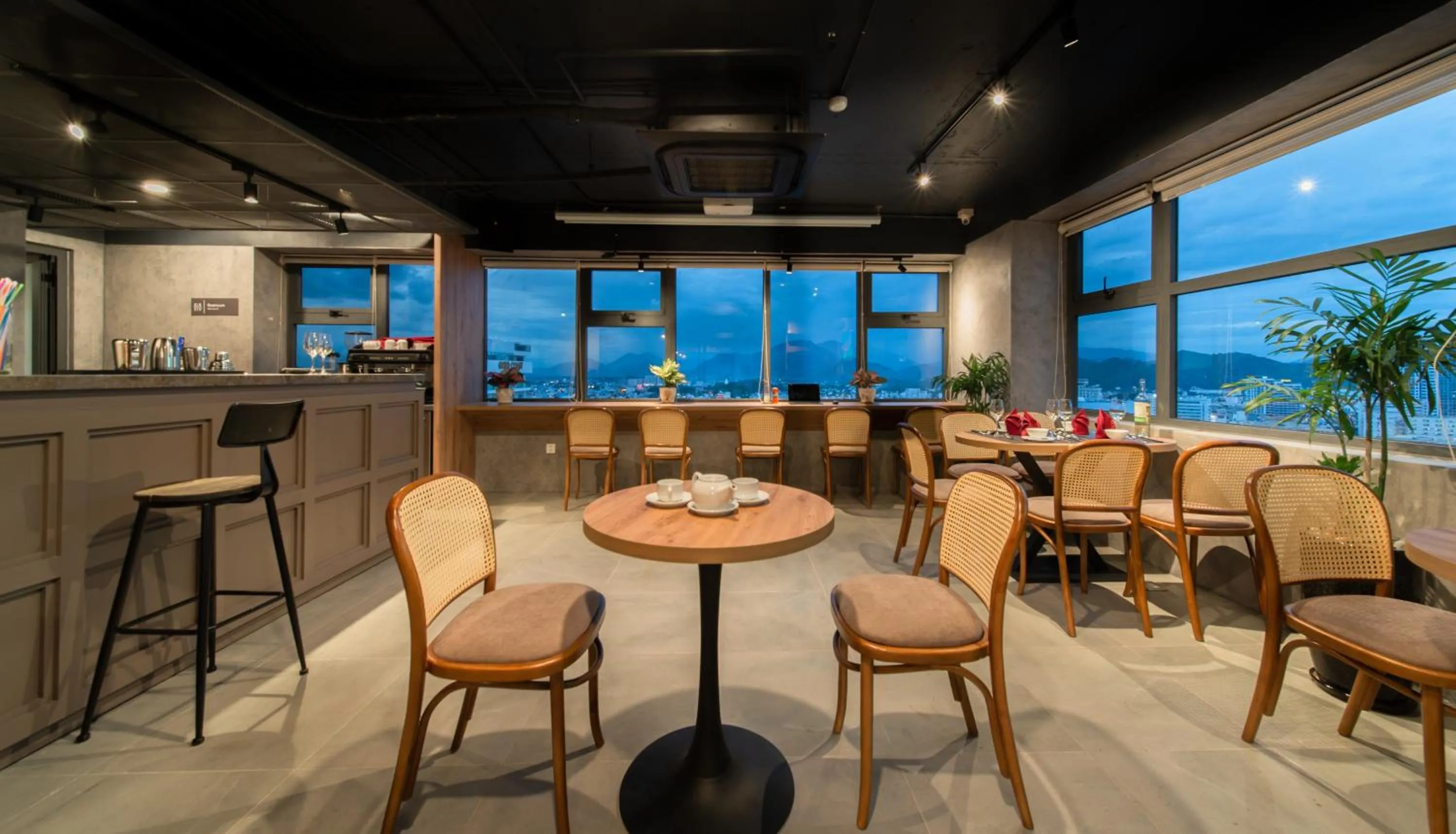 Lounge or bar in Zenia Boutique Hotel Nha Trang