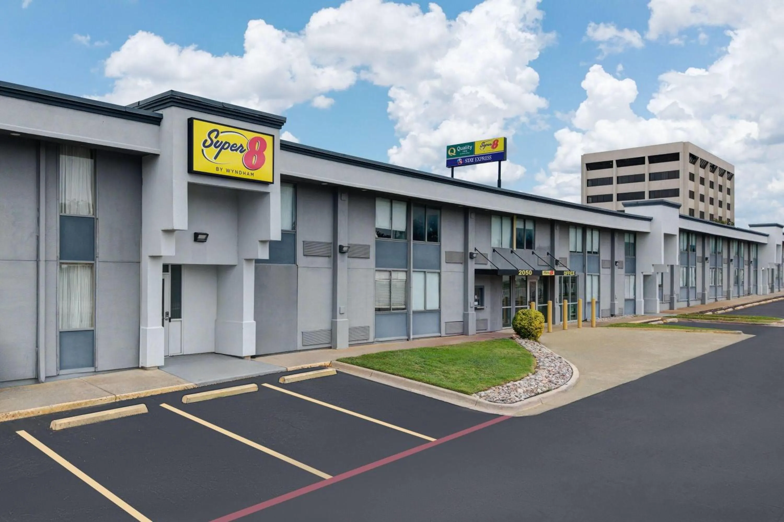 Property building in Super 8 by Wyndham Fort Worth Entertainment District