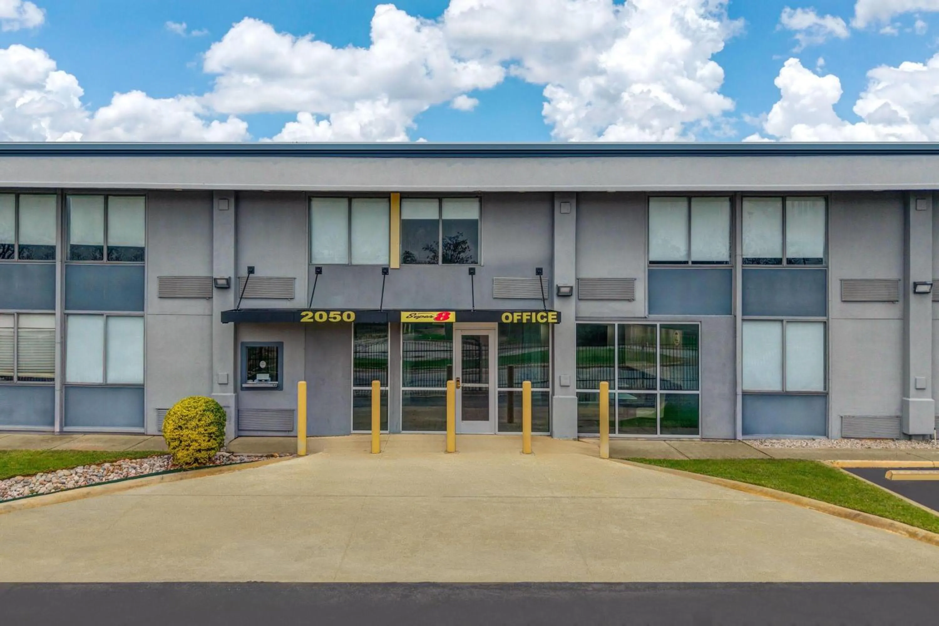 Property building in Super 8 by Wyndham Fort Worth Entertainment District