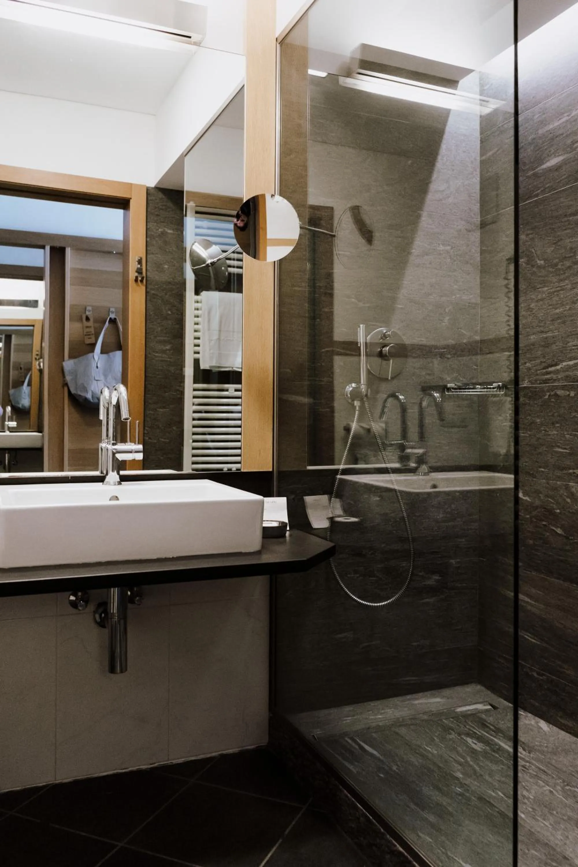 Shower in Hotel Lac Salin Spa & Mountain Resort