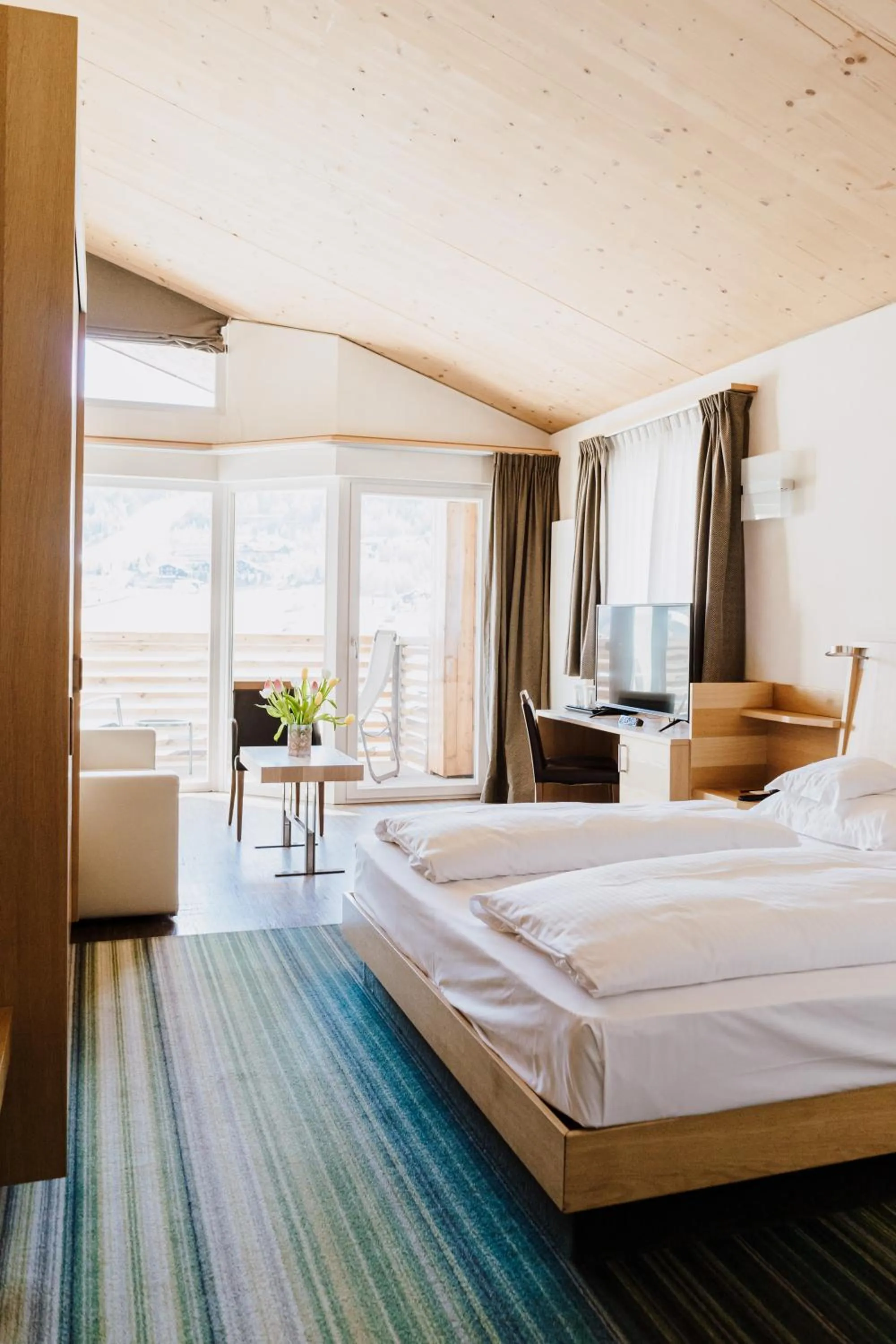 Photo of the whole room, Bed in Hotel Lac Salin Spa & Mountain Resort