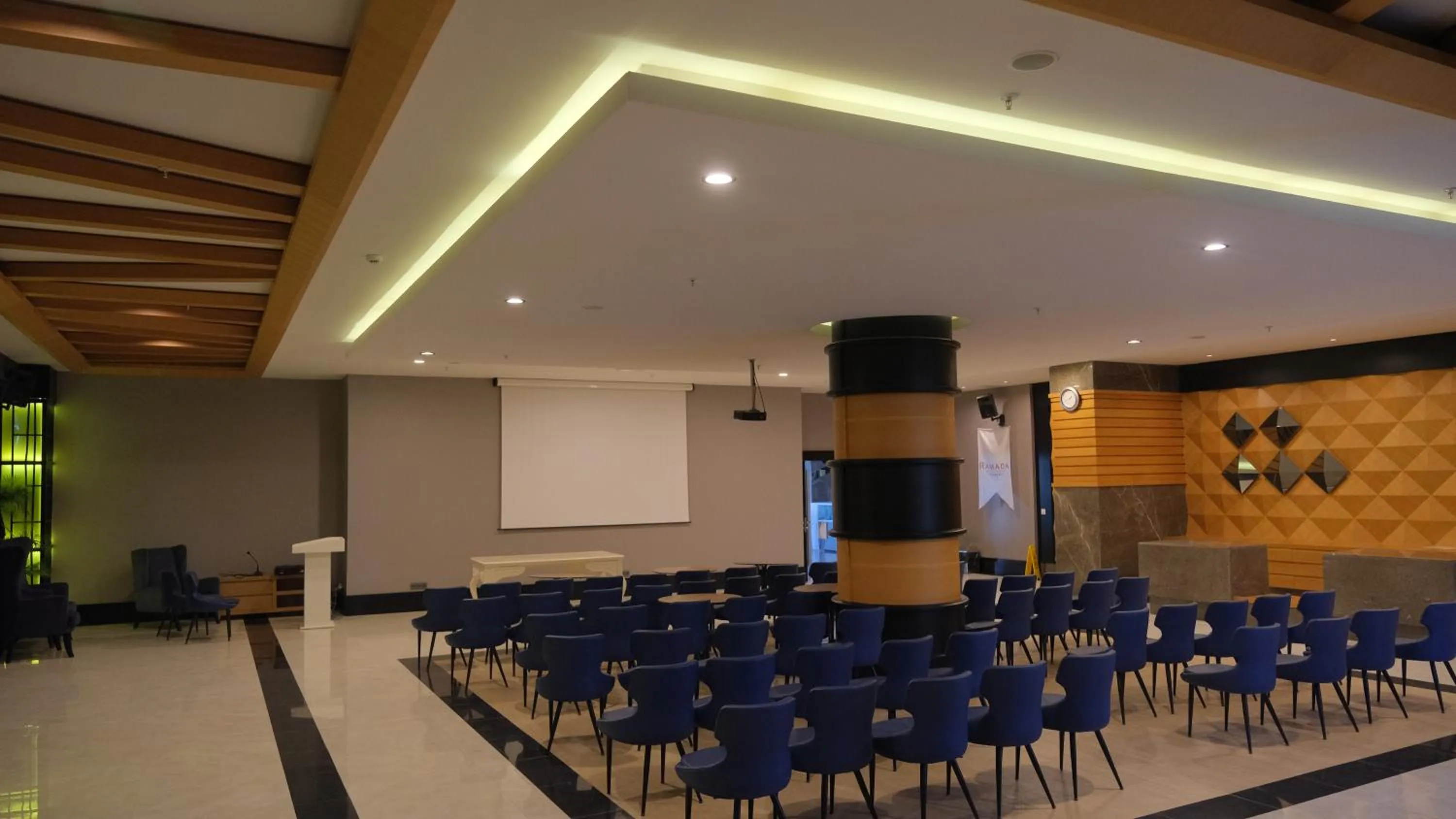 Meeting/conference room in Ramada Resort By Wyndham Kizkalesi