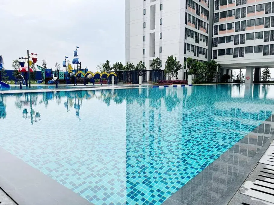 Swimming pool in Horizon Suite Homestay, KLIA by S&T Homez