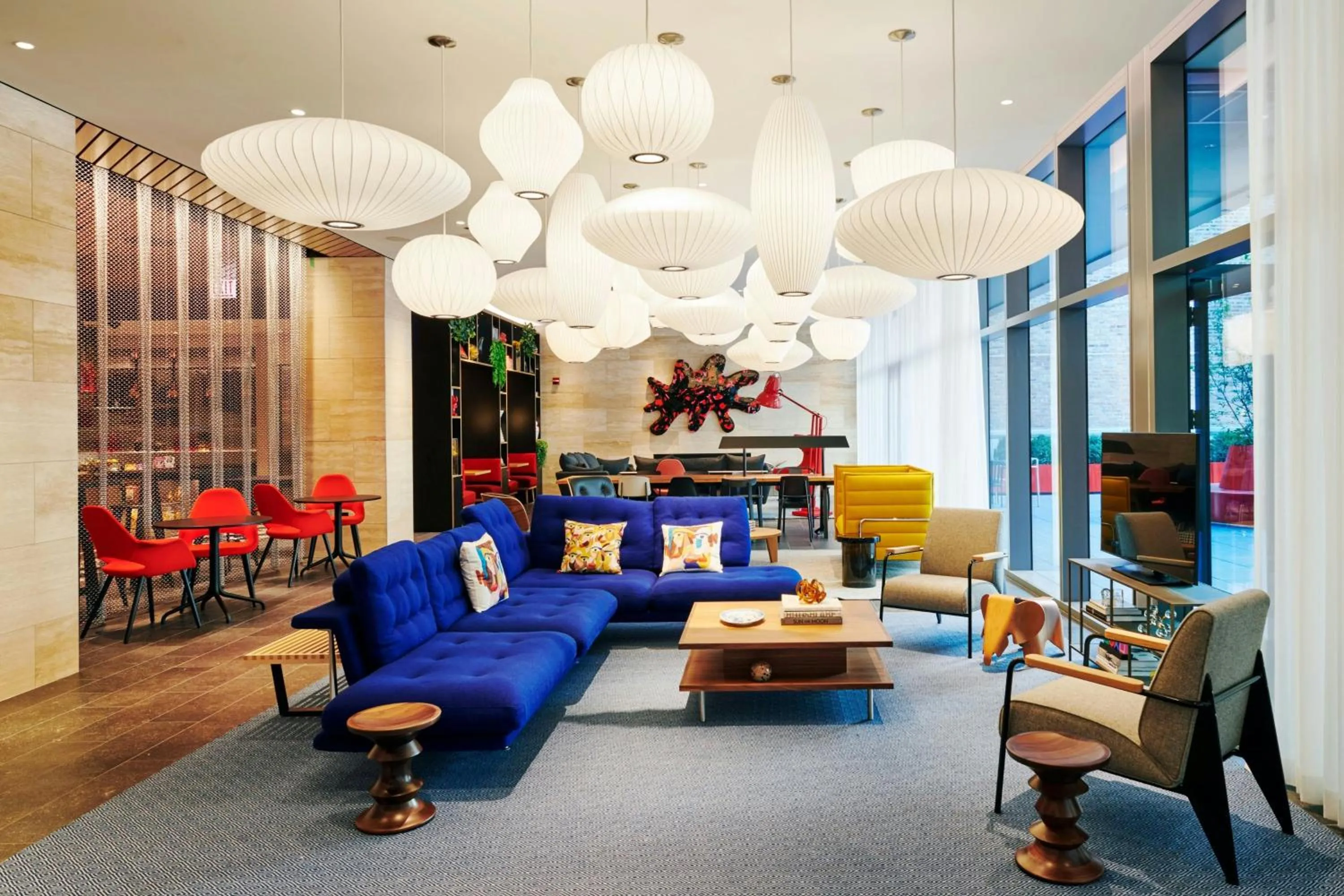 Lobby or reception in citizenM Chicago Downtown