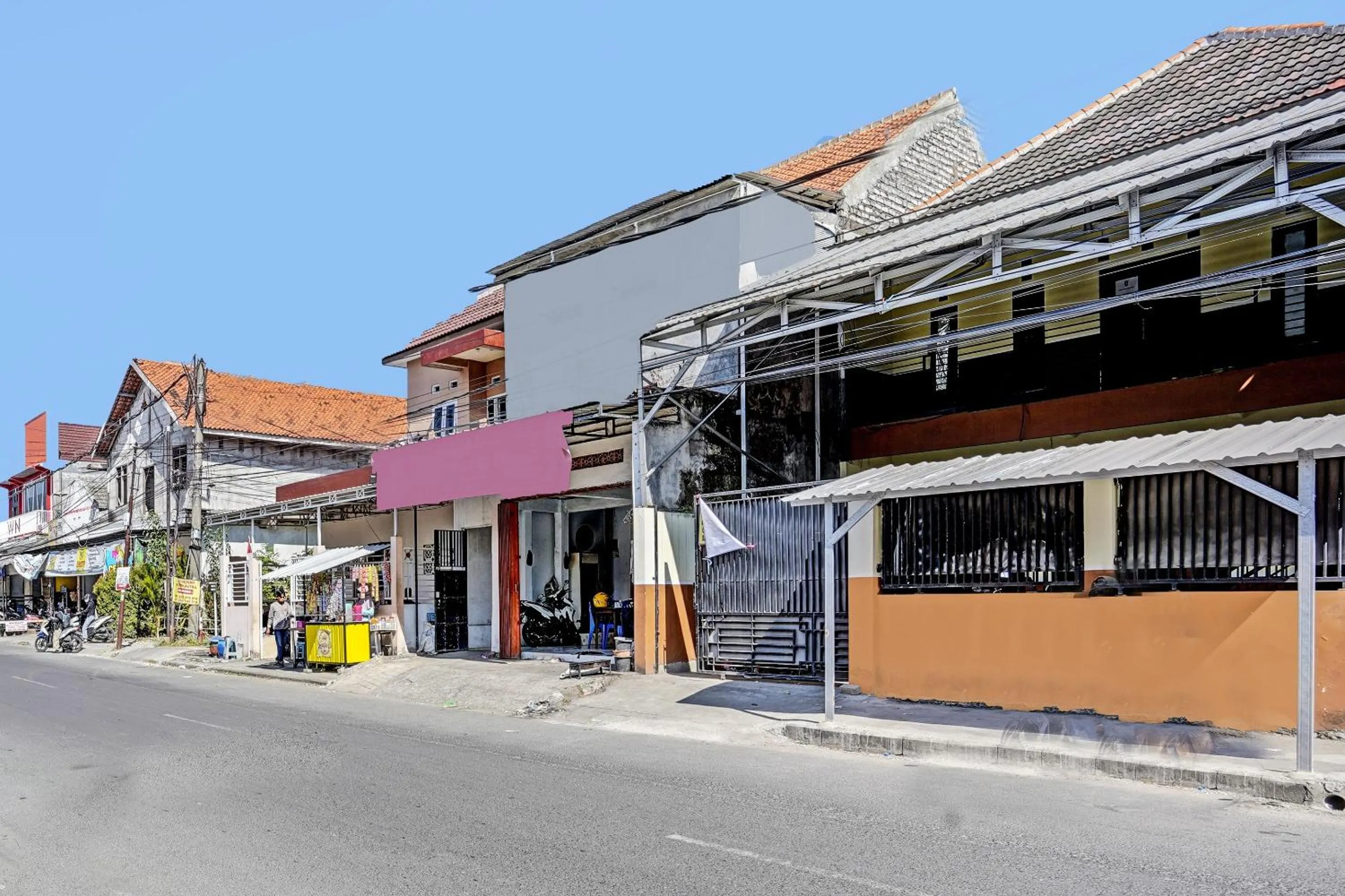 Facade/entrance in Hotel O Reva Residence Syariah