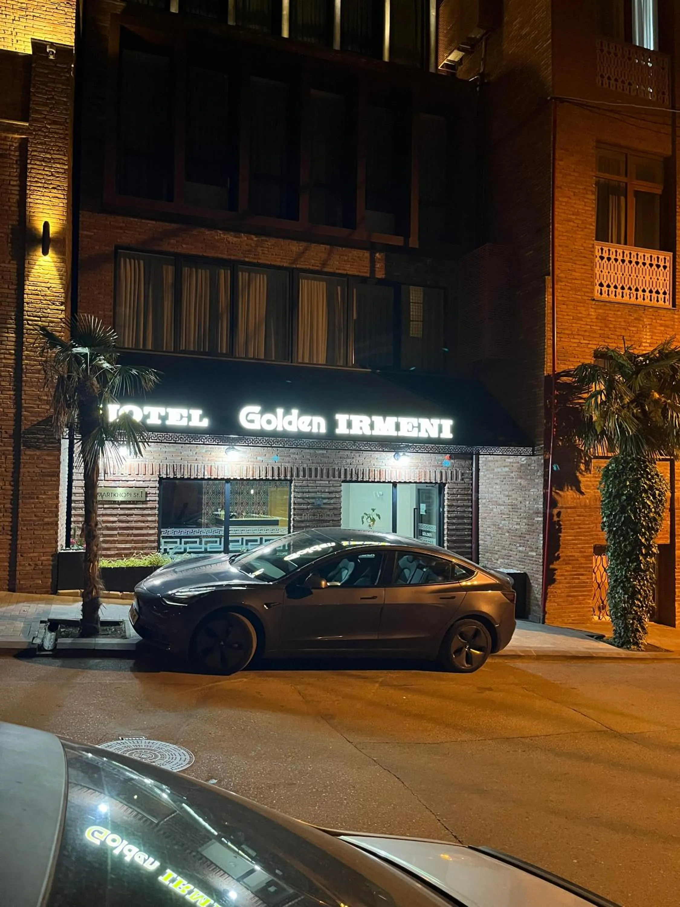 Facade/entrance in GOLDEN IR-ME_NI