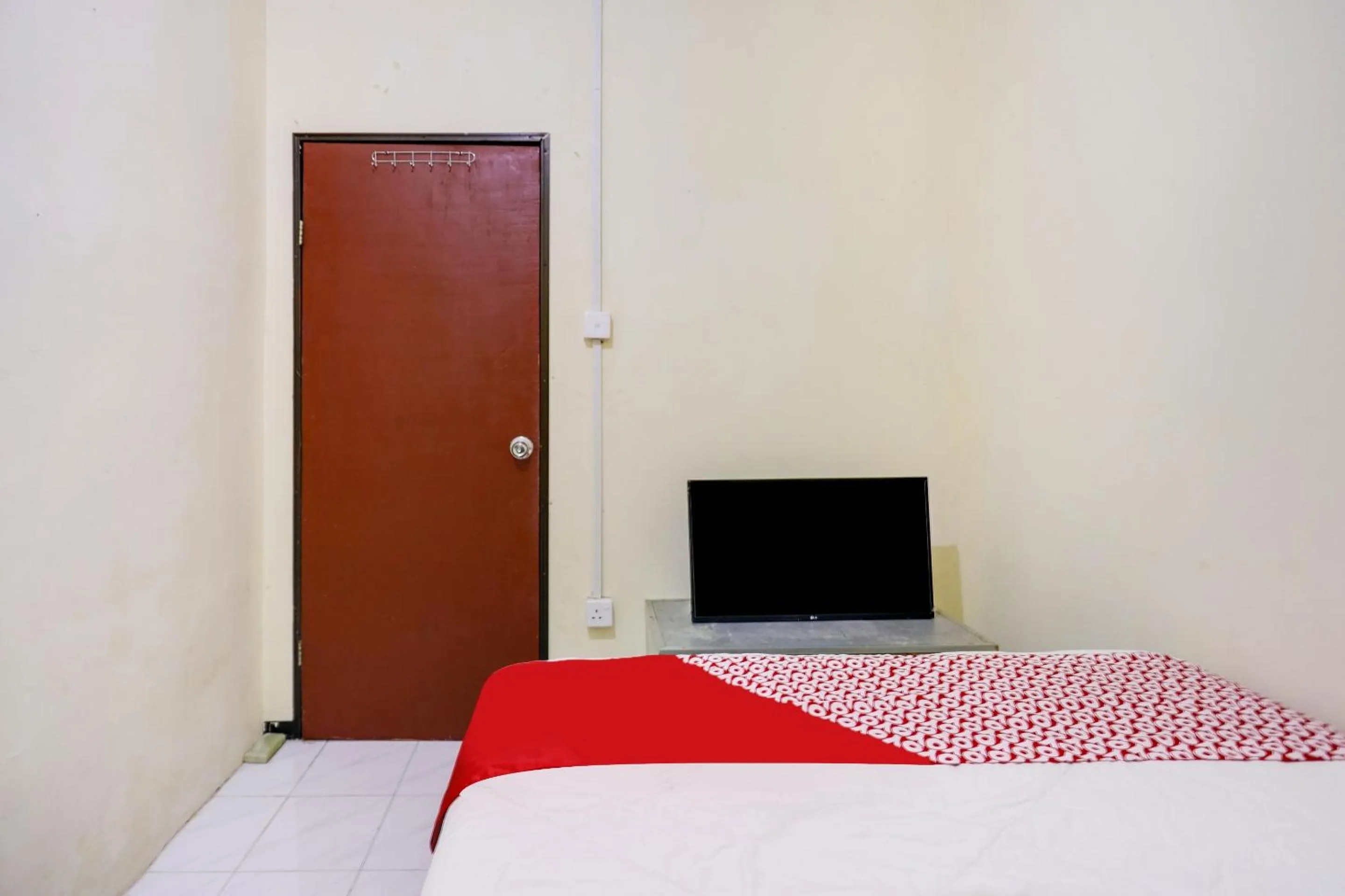 Bedroom, Bed in Hotel O Ringin Pitu 1 Syariah