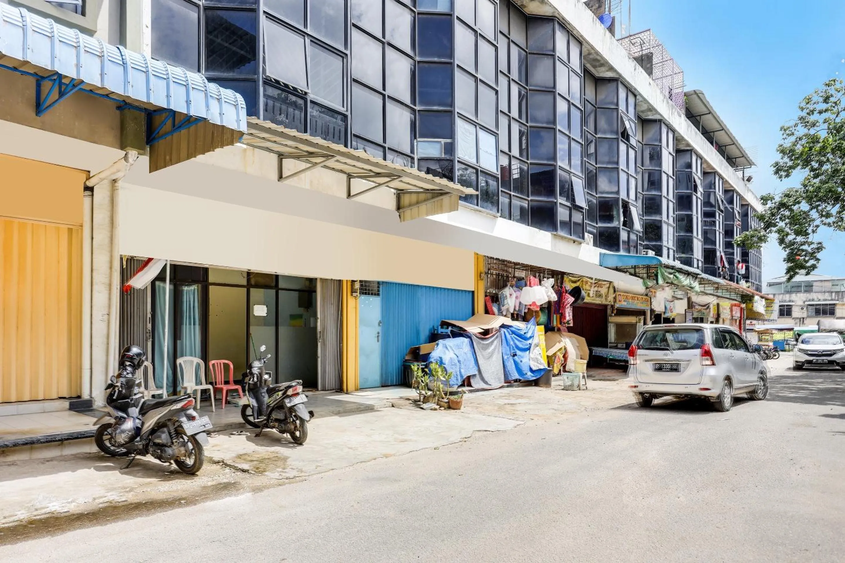 Facade/entrance in Hotel O Ringin Pitu 1 Syariah