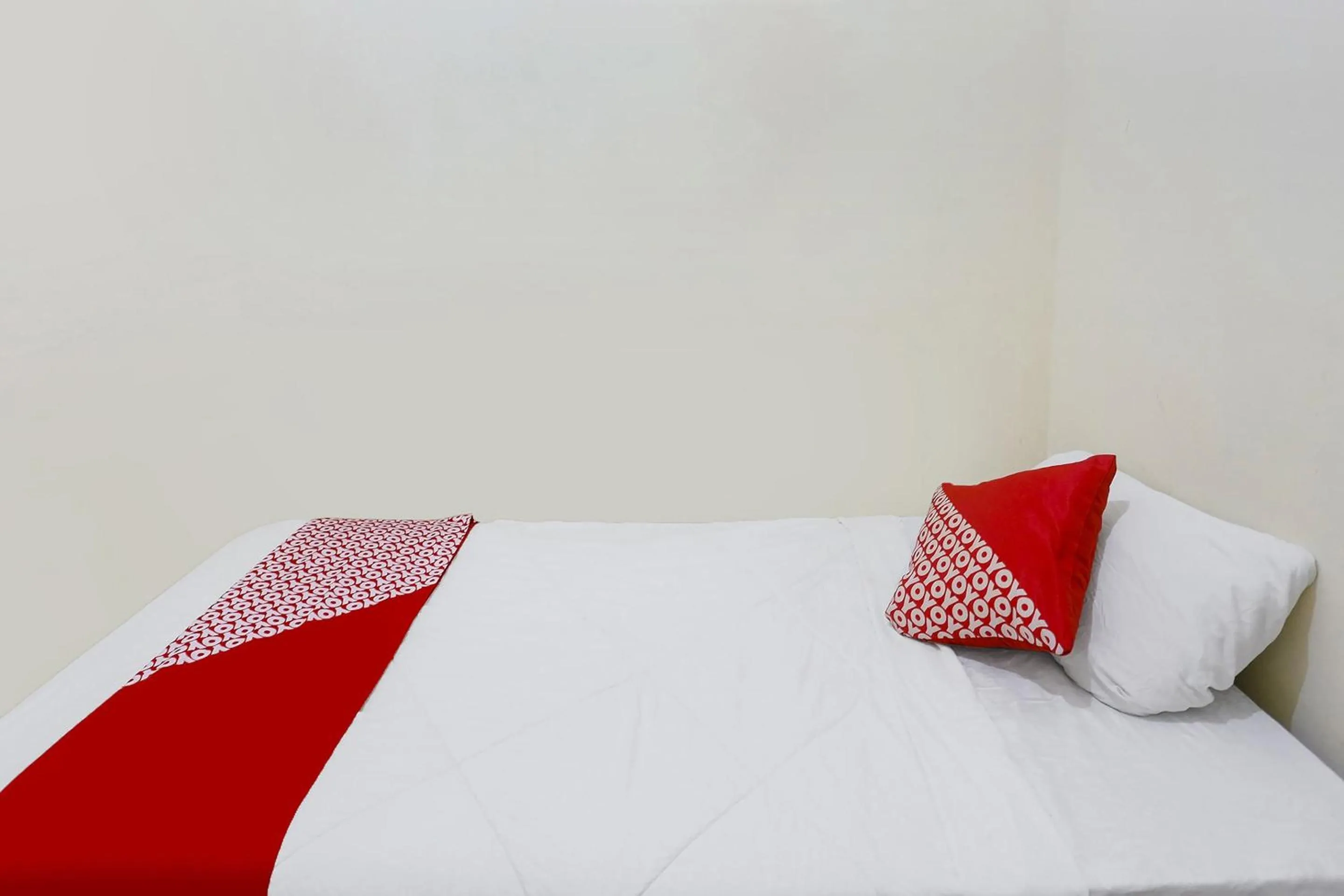 Bedroom, Bed in Hotel O Ringin Pitu 2 SyariahNearAnugrah Sinar Lautan