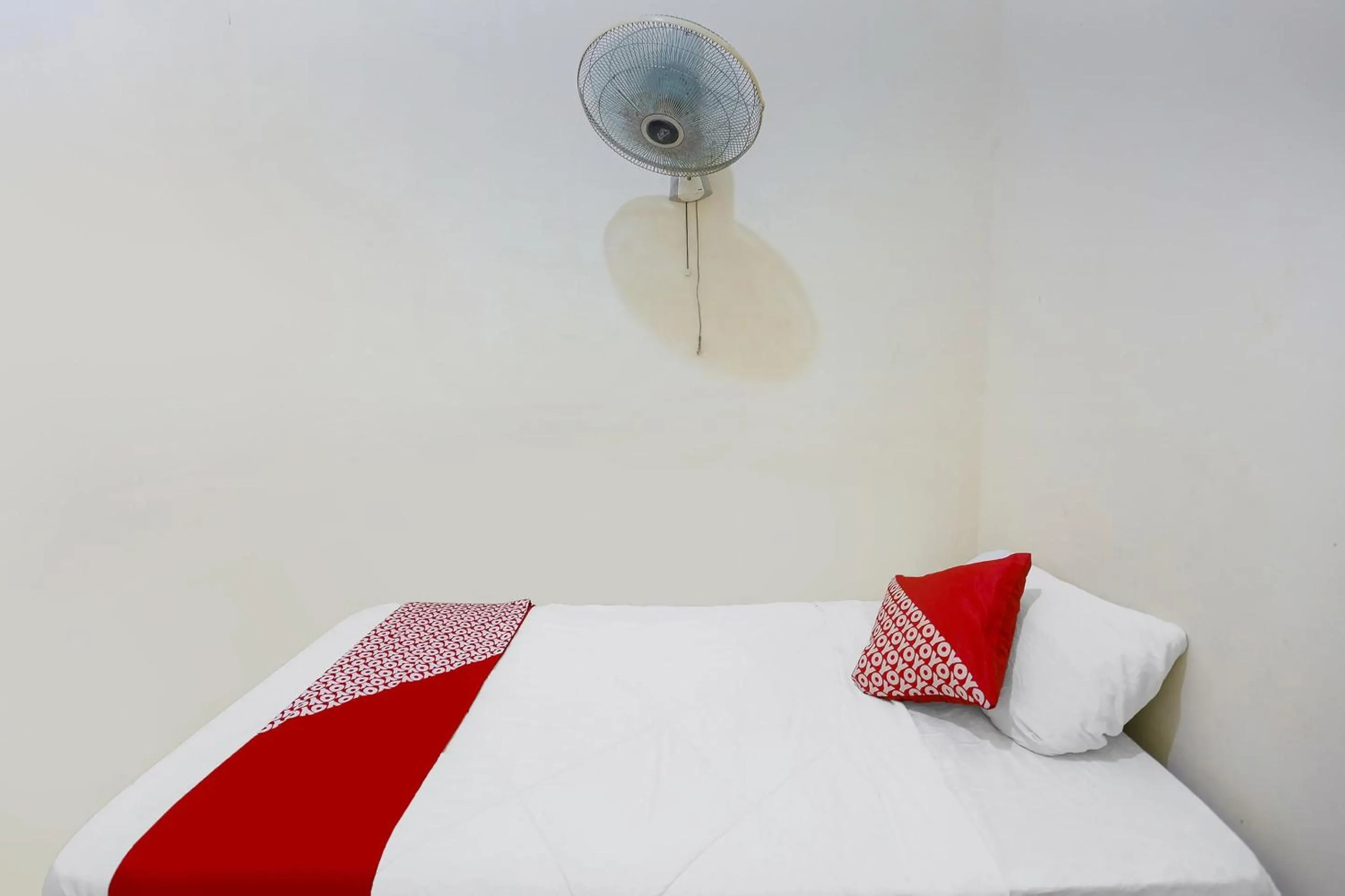 Bedroom, Bed in Hotel O Ringin Pitu 2 SyariahNearAnugrah Sinar Lautan