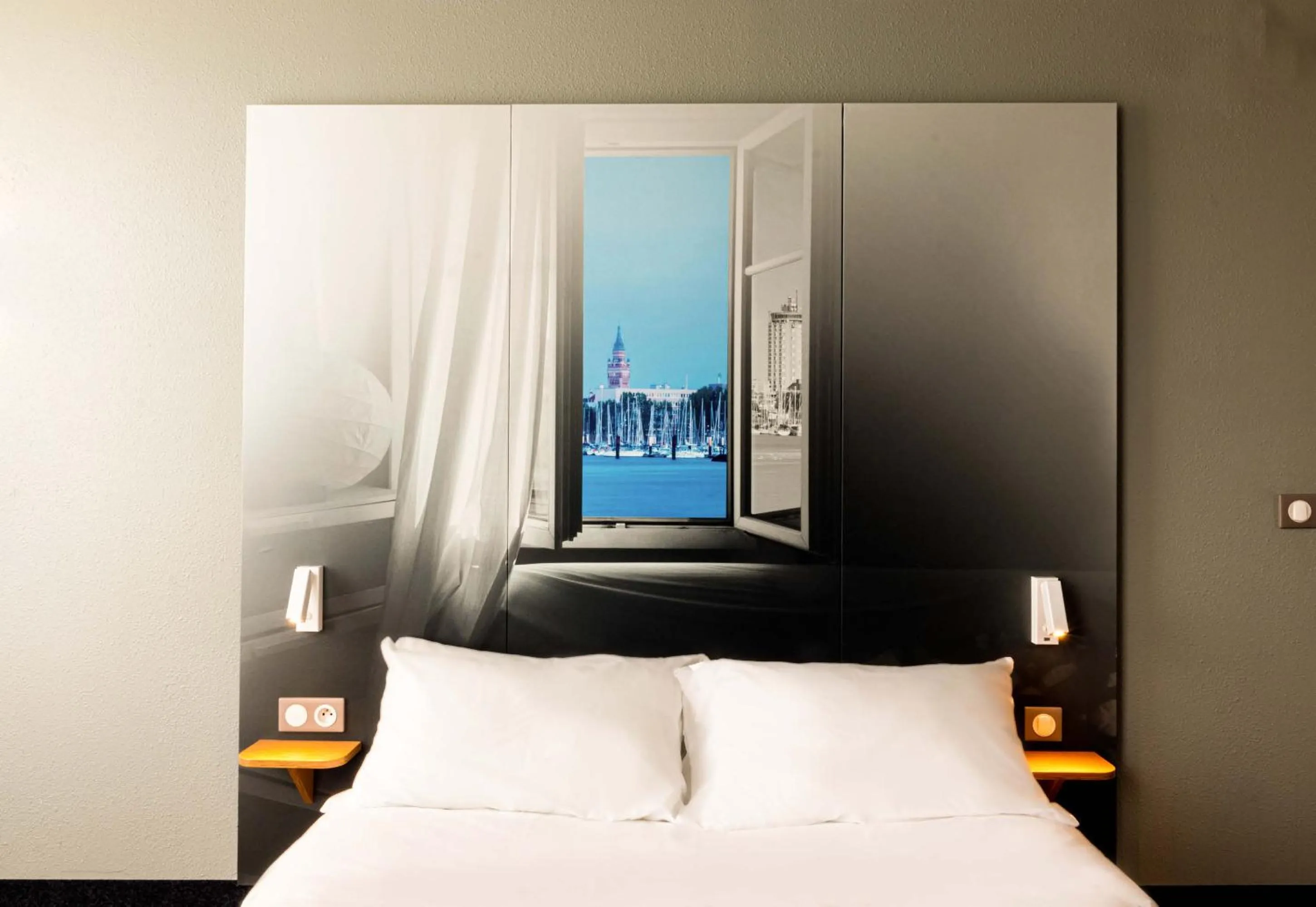 Bedroom, Bed in B&B HOTEL Dunkerque Centre Gare