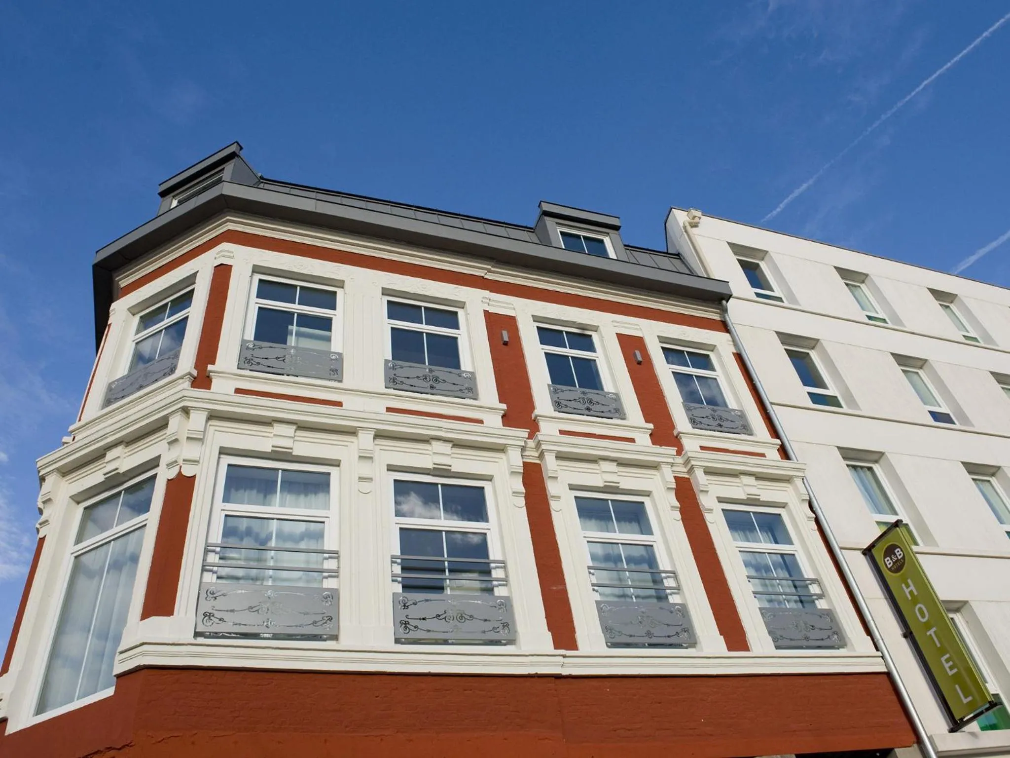 Property building in B&B HOTEL Dunkerque Centre Gare