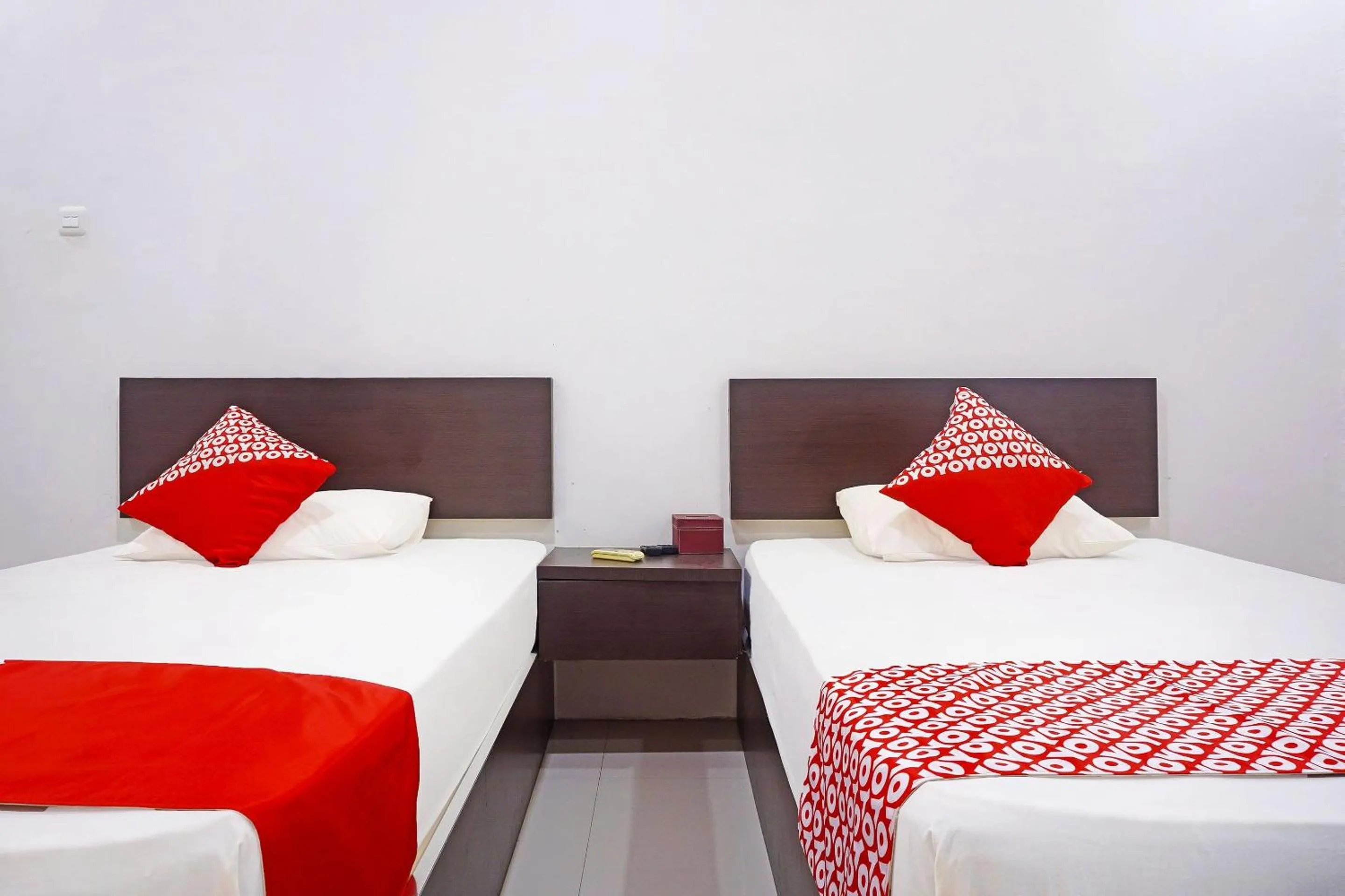 Bedroom, Bed in Hotel O Dalle 5151 Jeneponto Near Patung kuda, Jeneponto